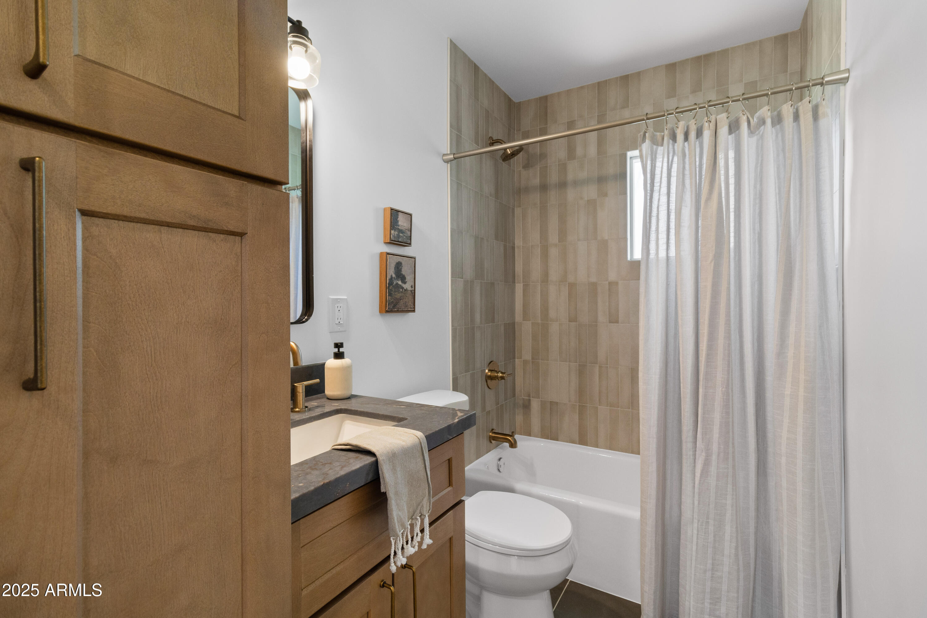 5331 E VIRGINIA Avenue