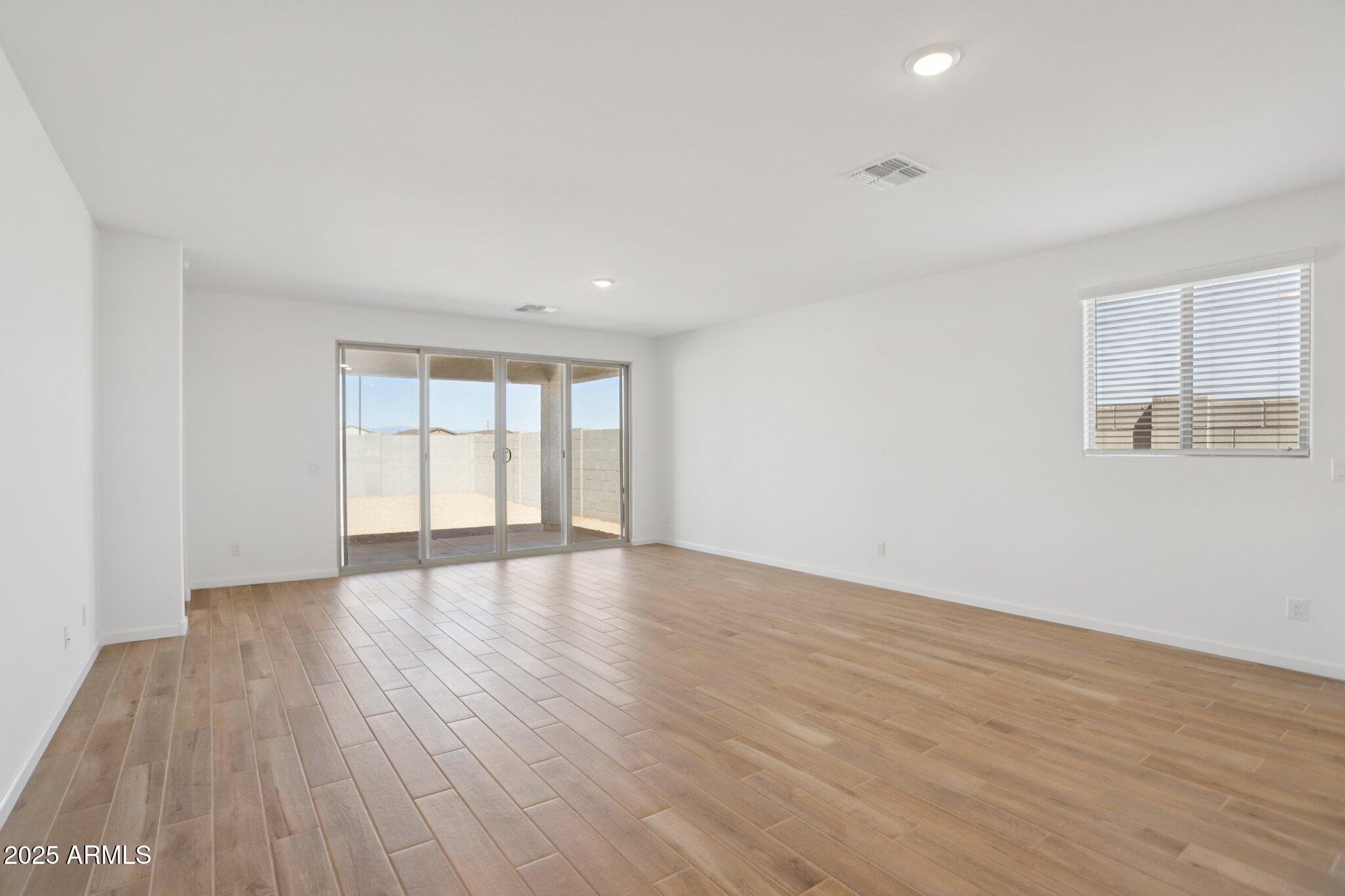 18254 W CAMINO DE ORO