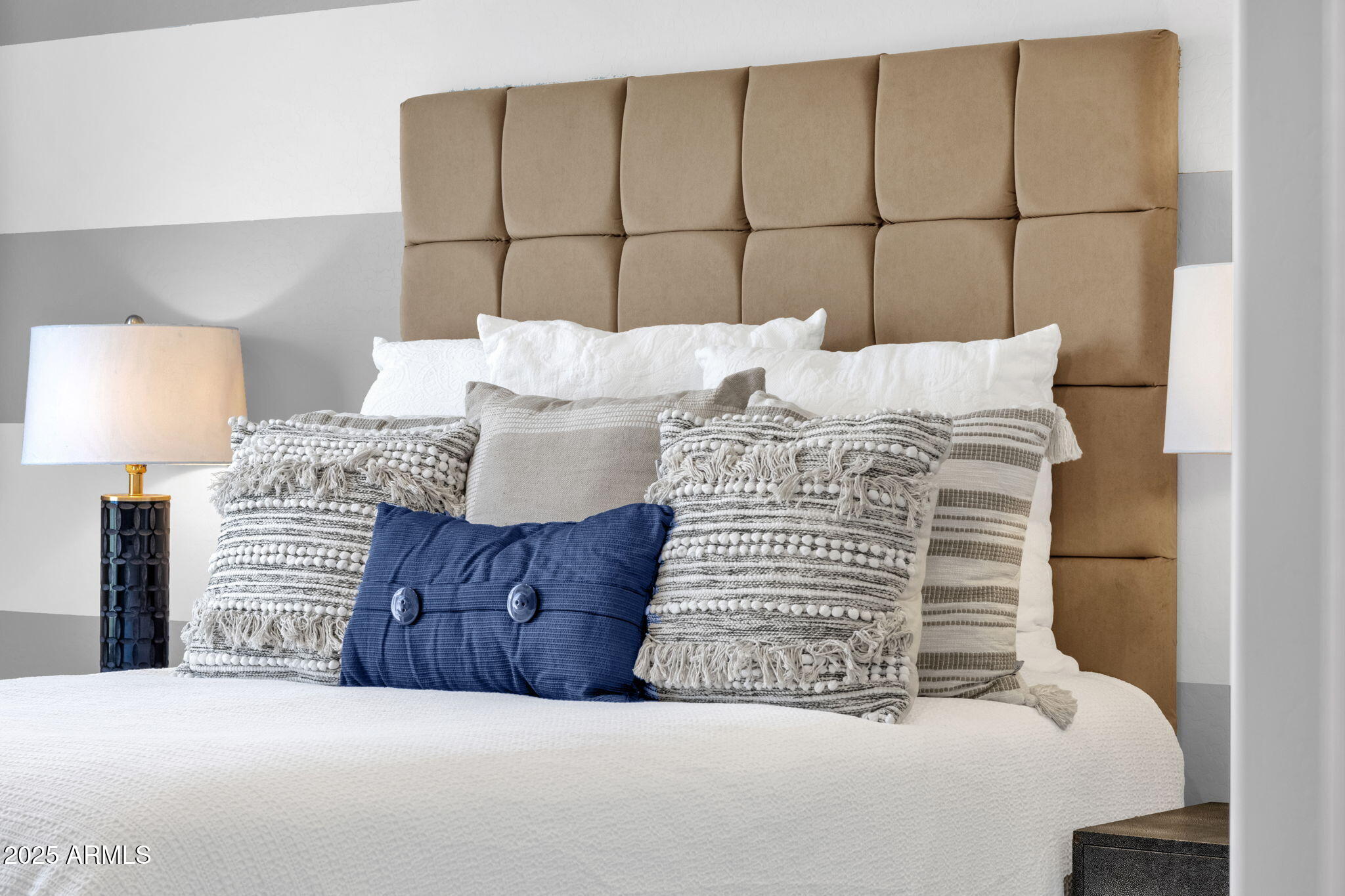 7449 E VIA DE LUNA Drive