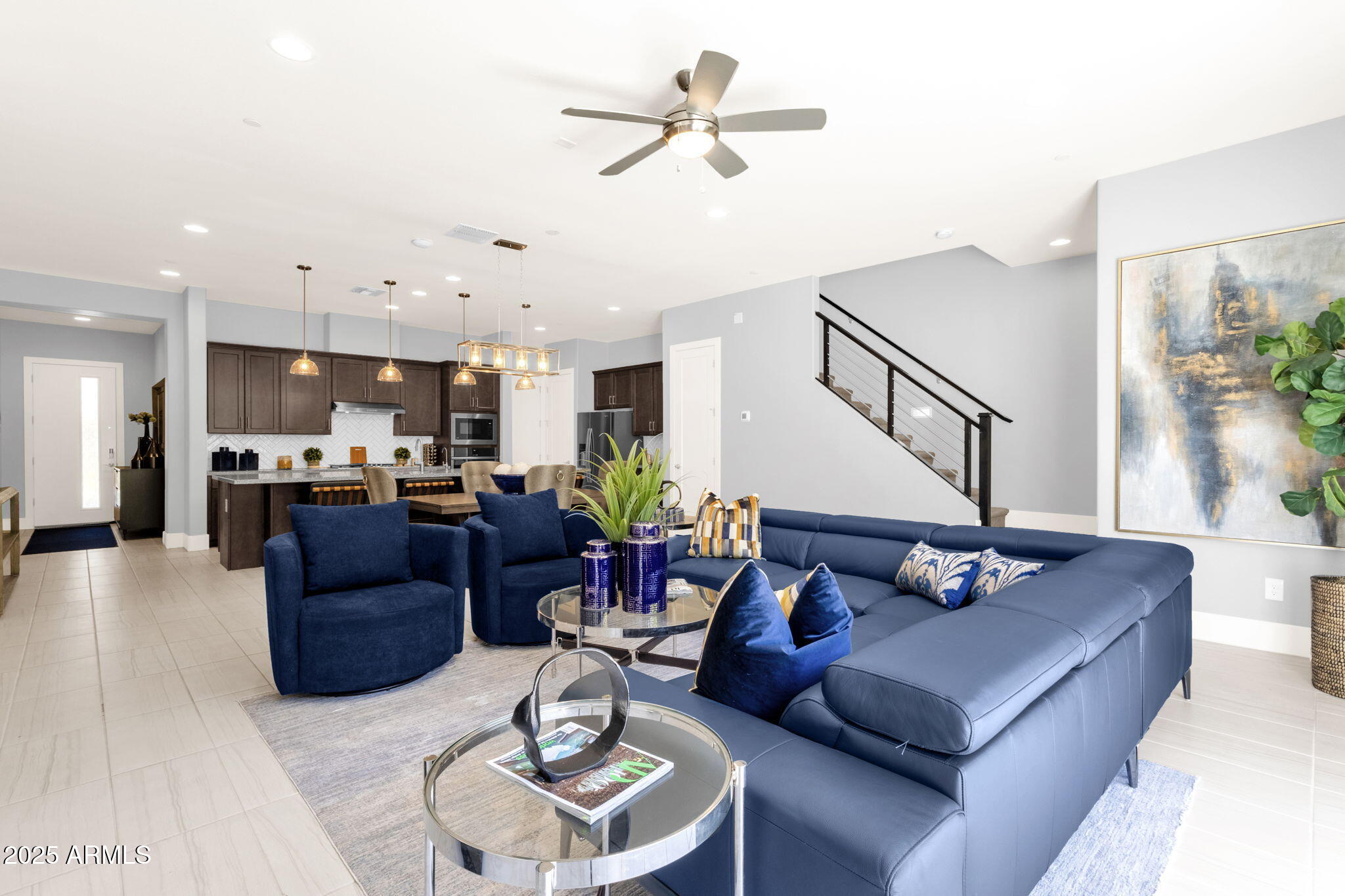 7449 E VIA DE LUNA Drive