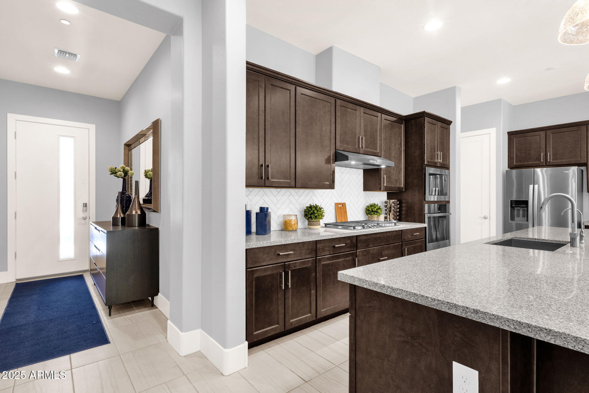 7449 E VIA DE LUNA Drive