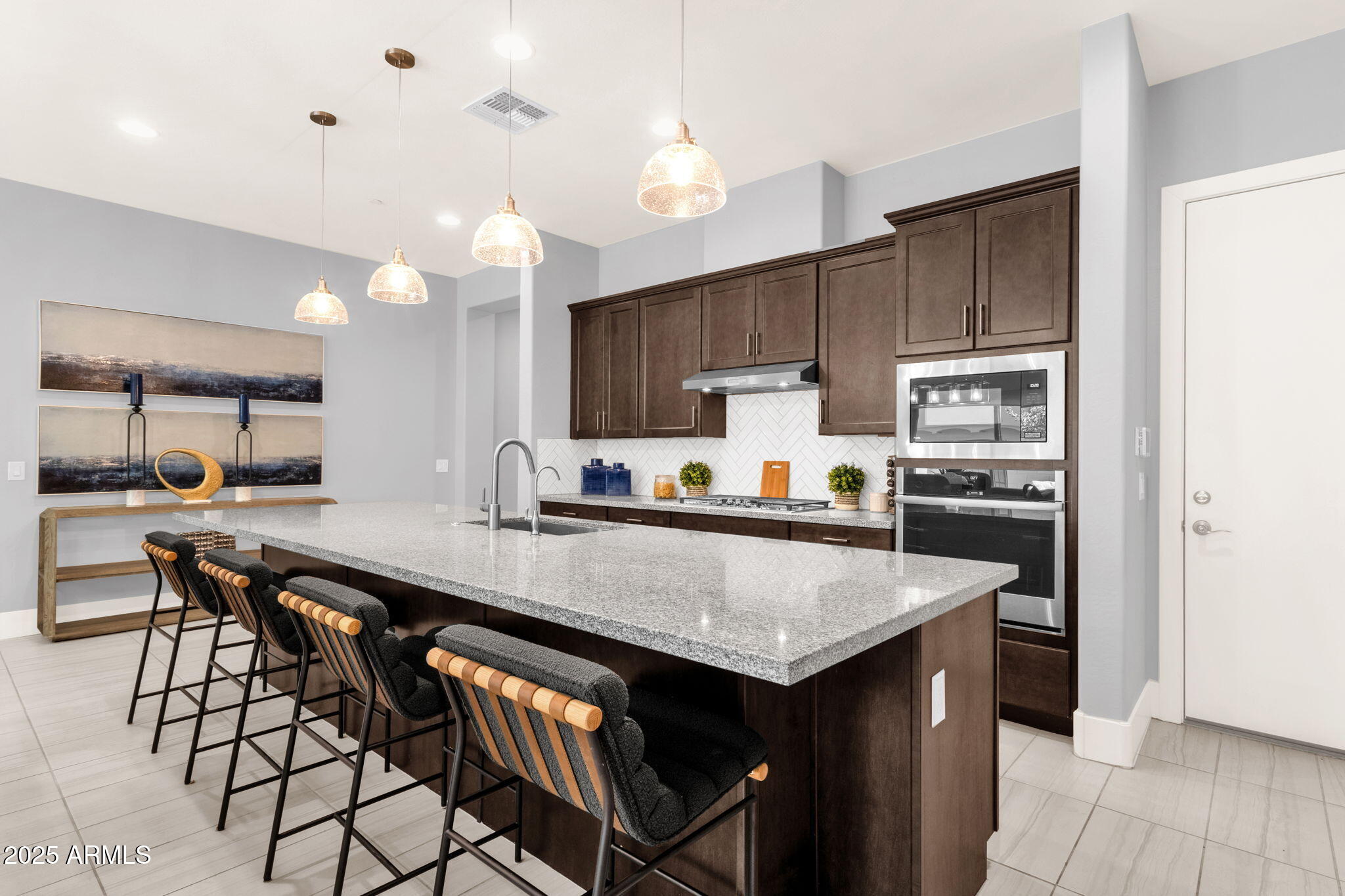 7449 E VIA DE LUNA Drive