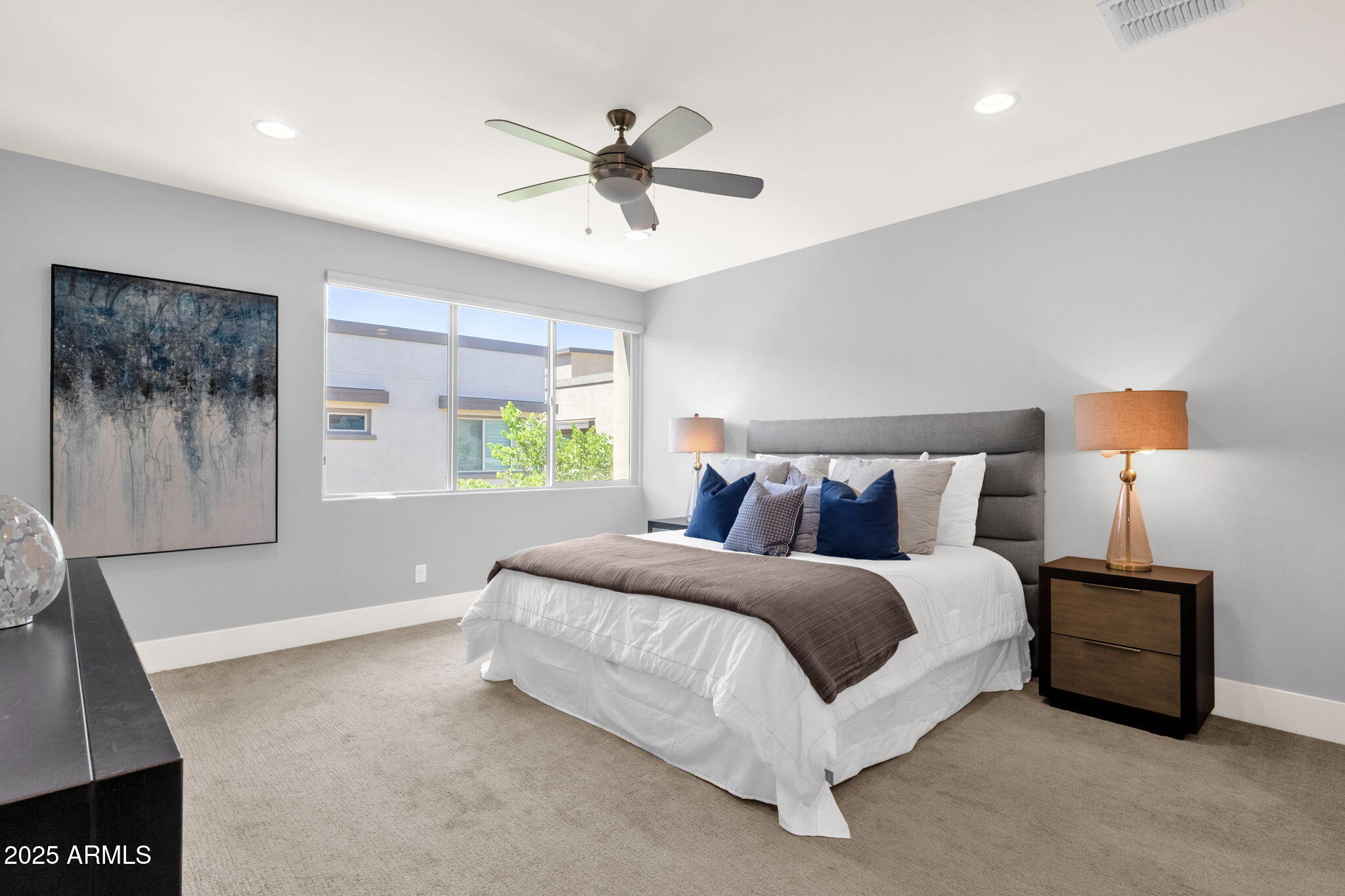 7449 E VIA DE LUNA Drive