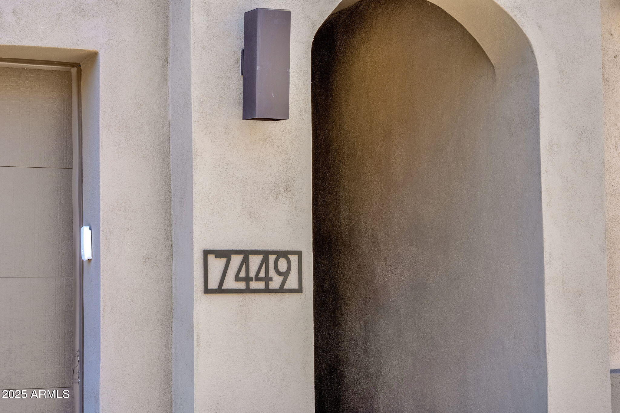 7449 E VIA DE LUNA Drive