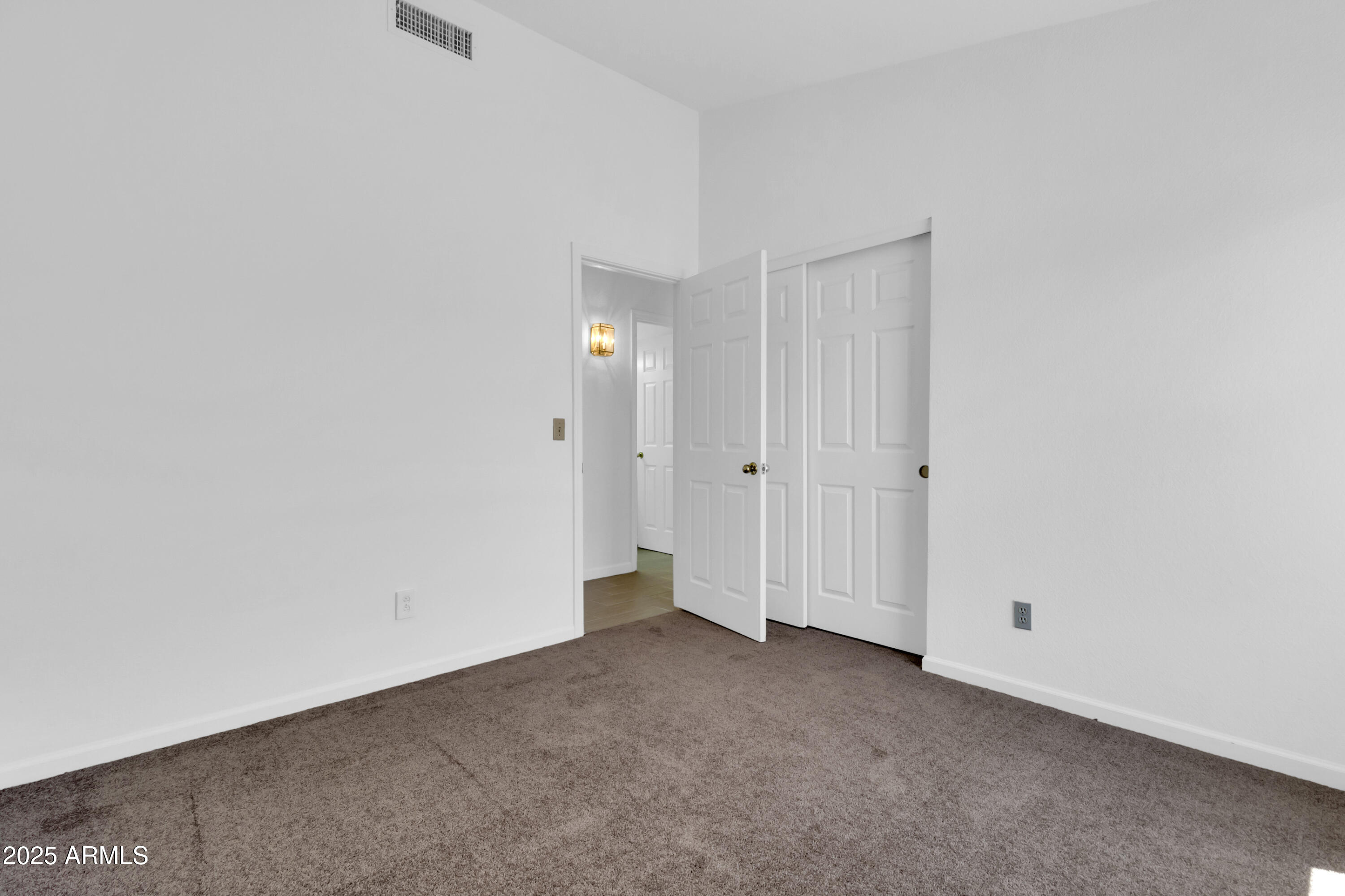 1511 W WILDHORSE Court