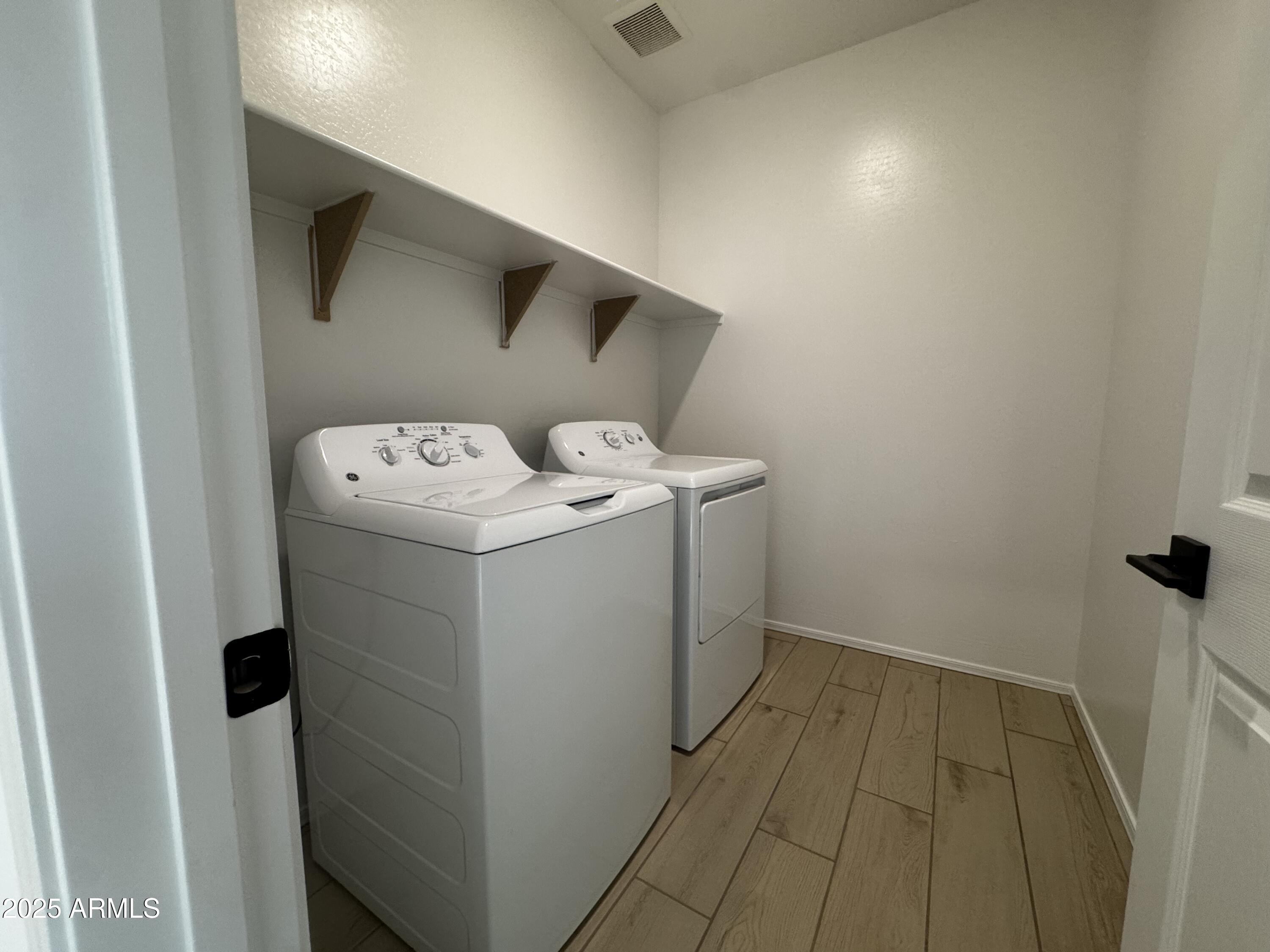 24153 W BOWKER Street