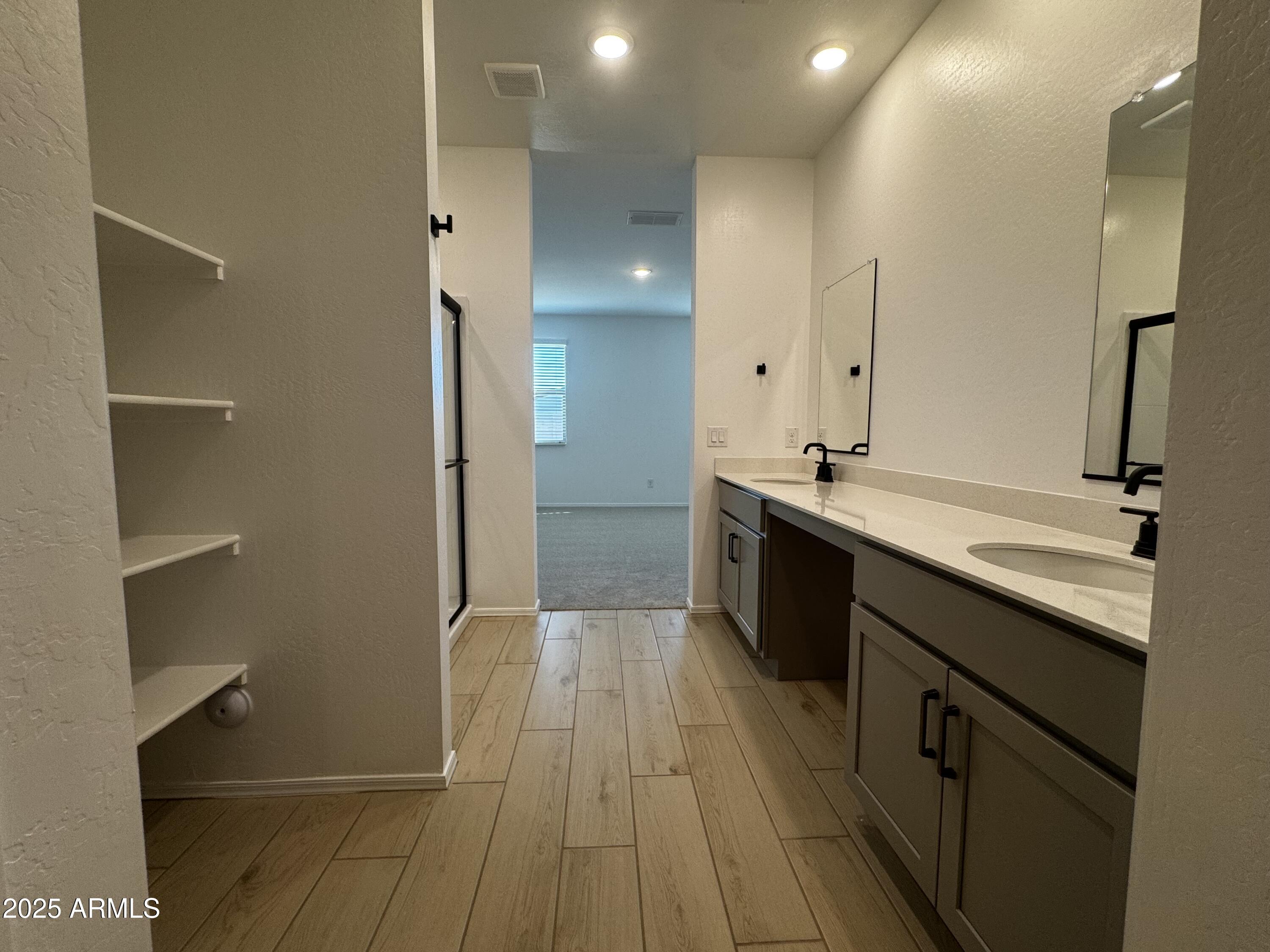 24153 W BOWKER Street