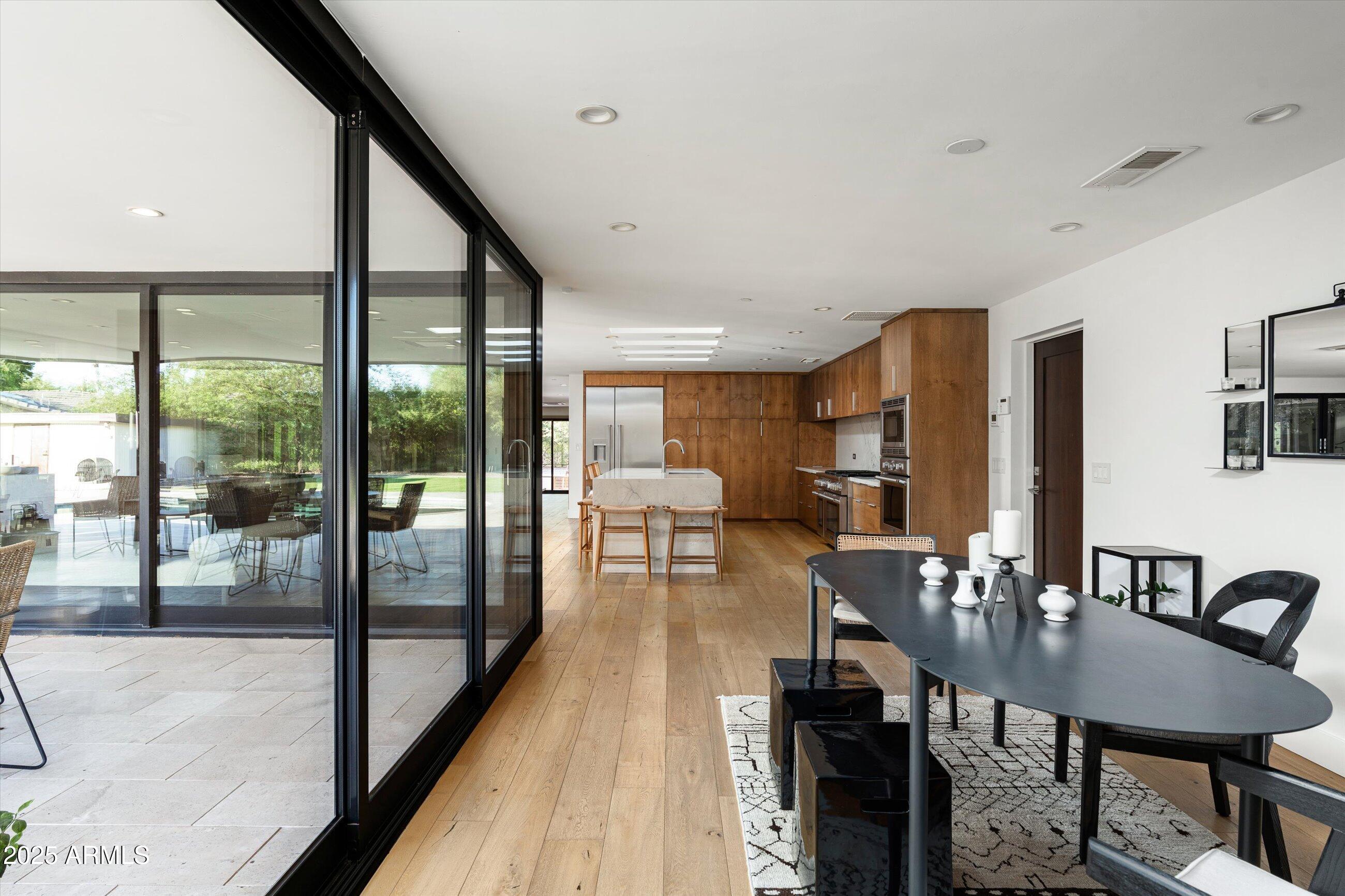 6909 E MONTEBELLO Avenue