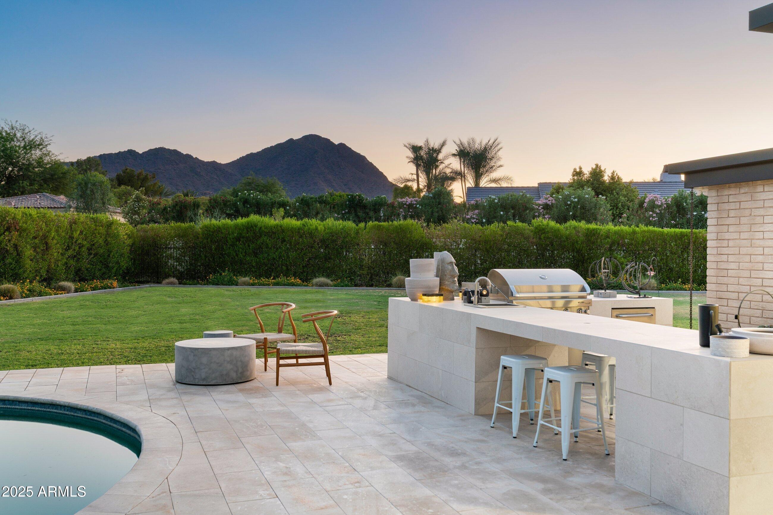 6909 E MONTEBELLO Avenue