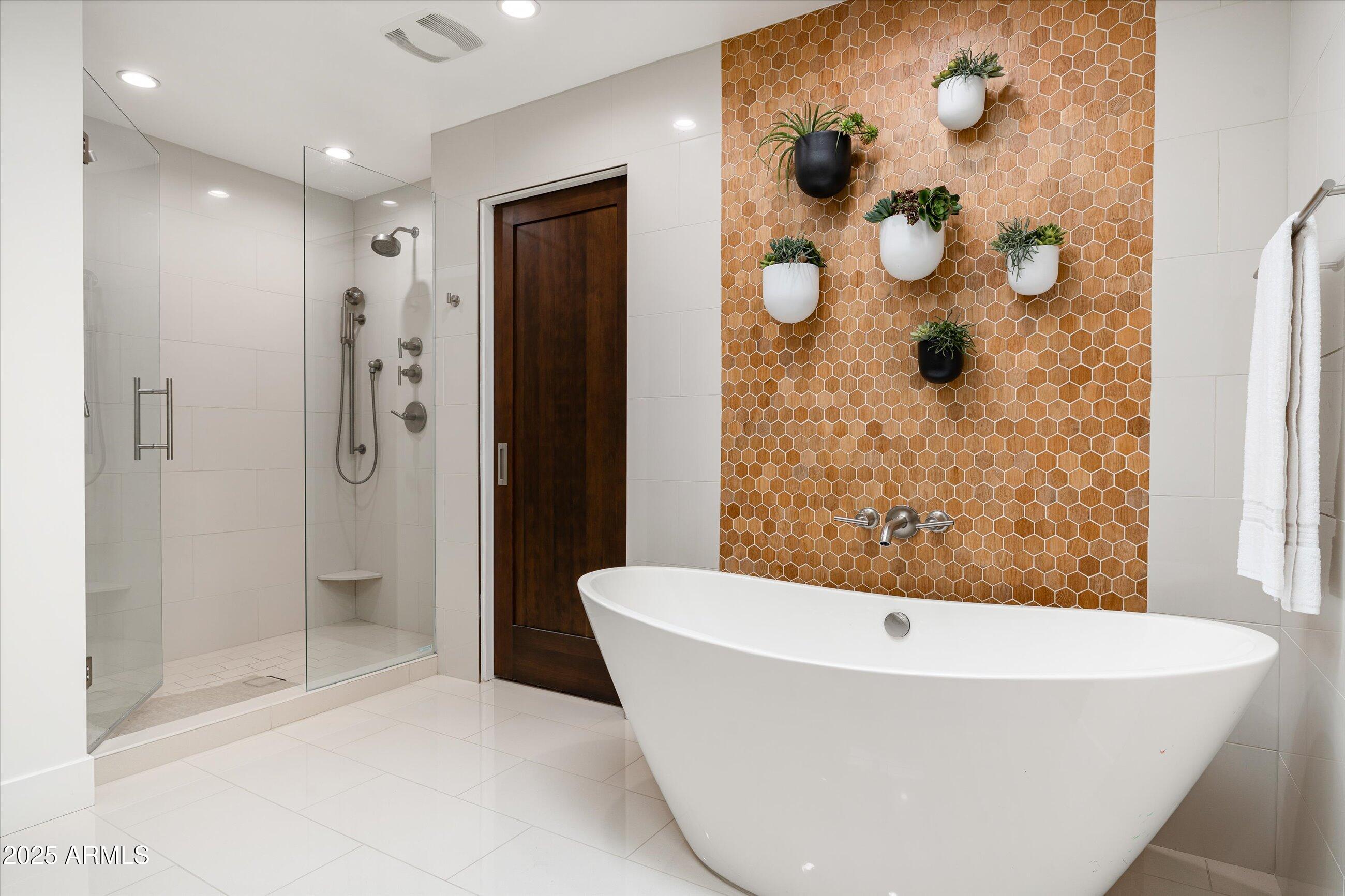 6909 E MONTEBELLO Avenue