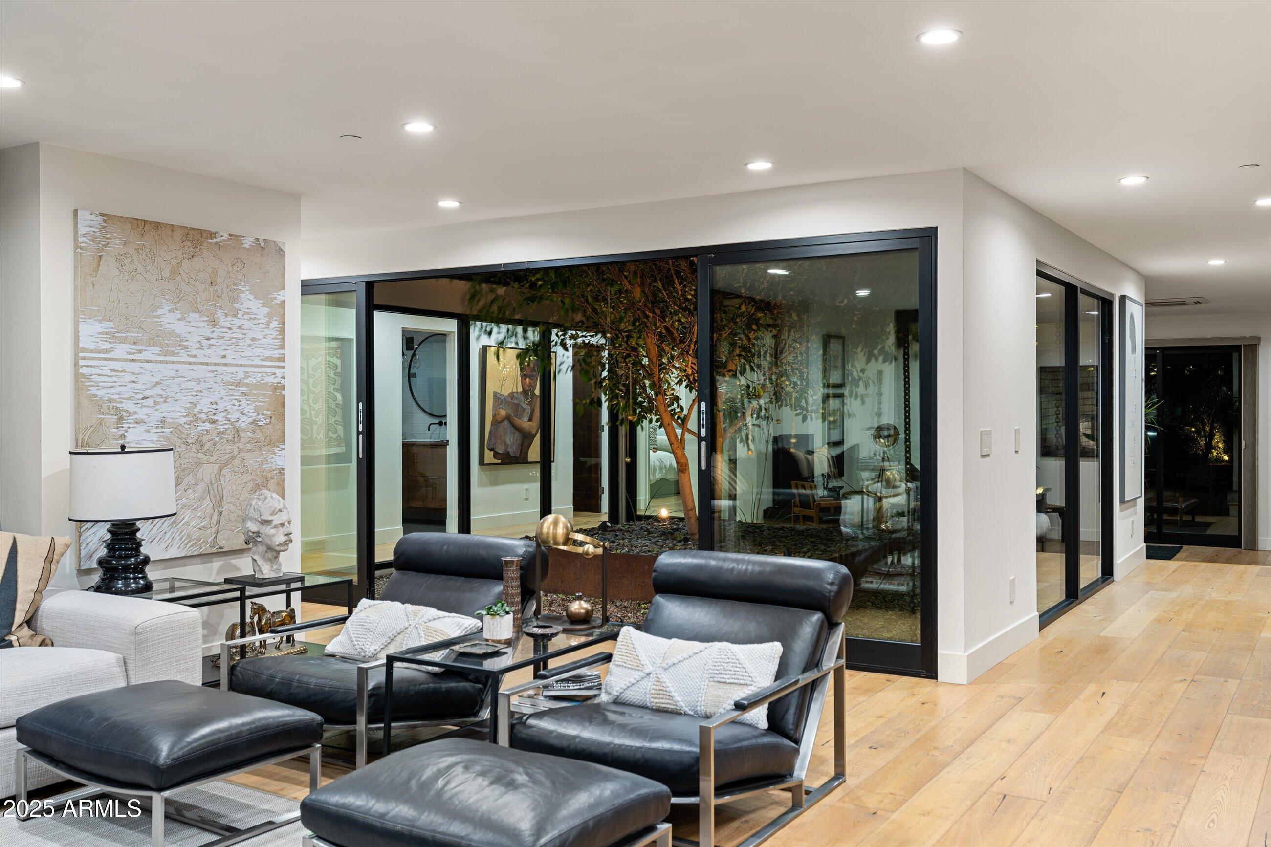 6909 E MONTEBELLO Avenue