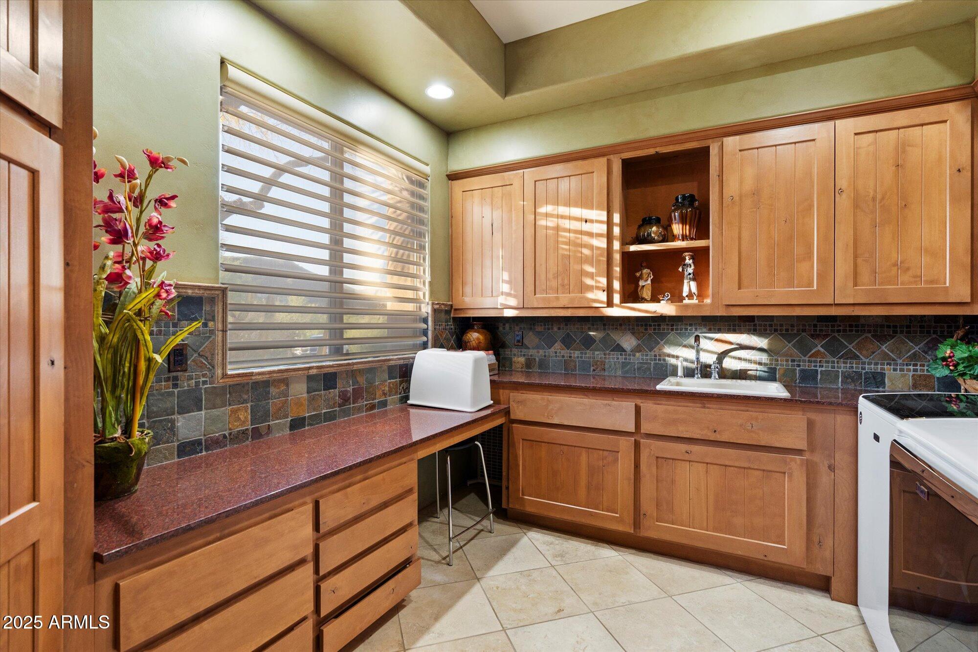 9555 E CELESTIAL Drive