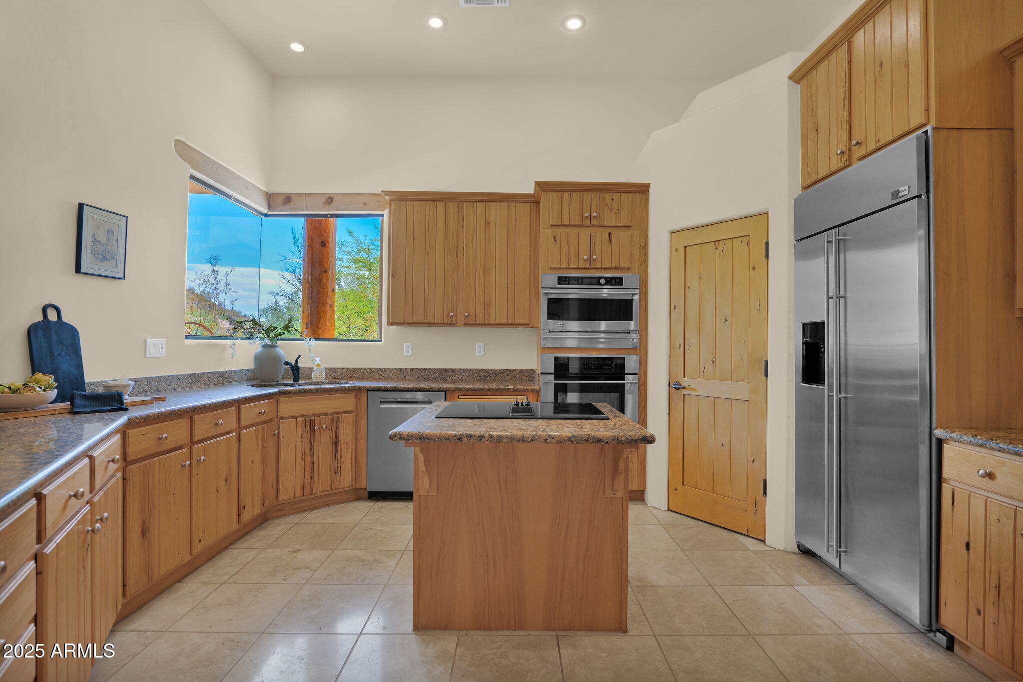 7130 E SADDLEBACK Street, 5