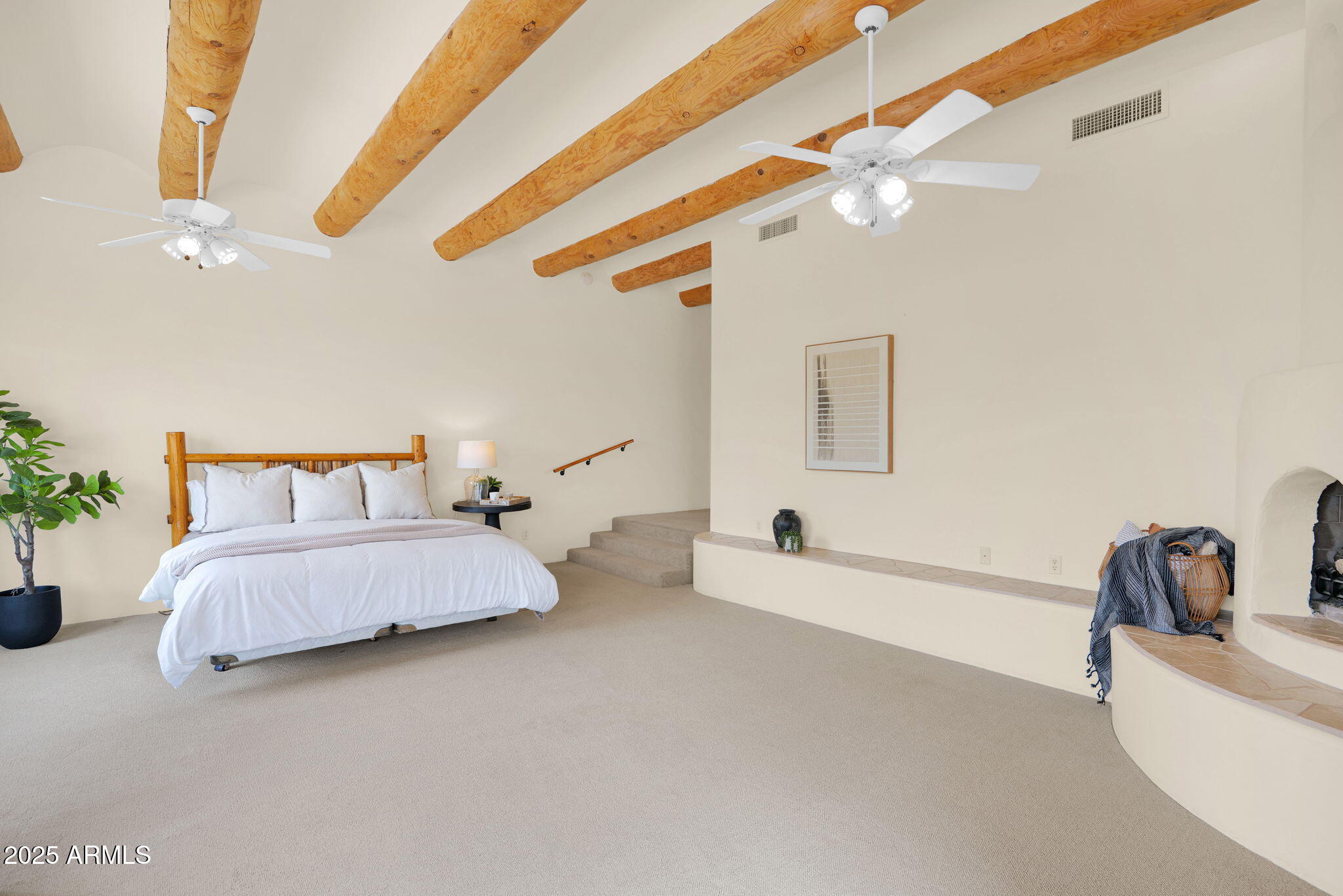 7130 E SADDLEBACK Street, 5