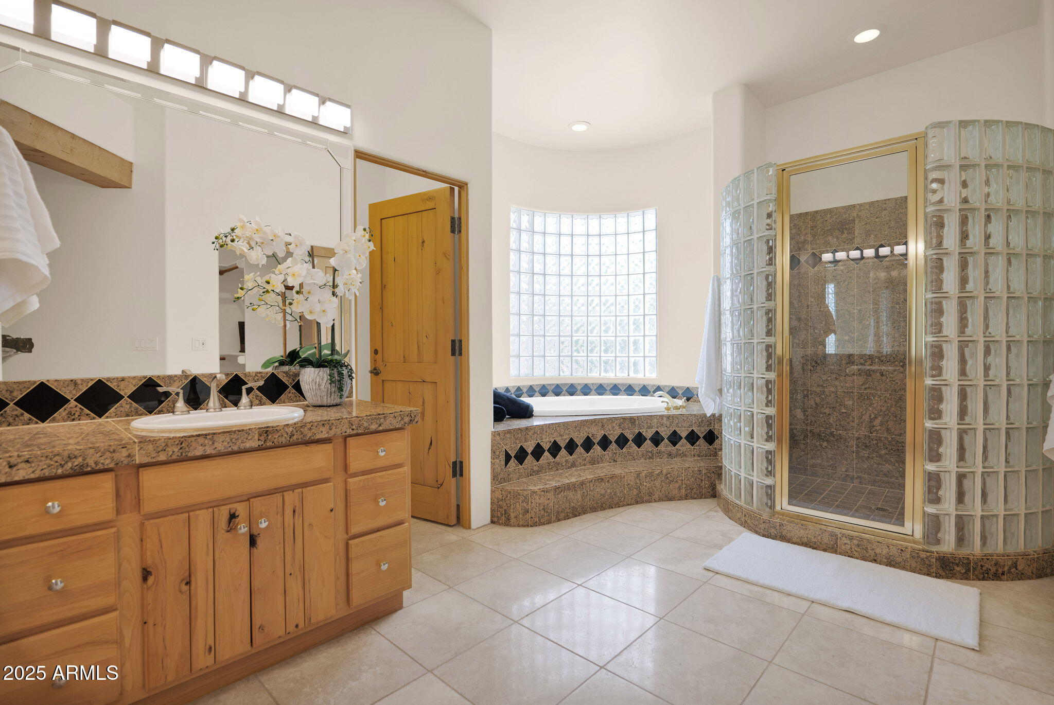 7130 E SADDLEBACK Street, 5