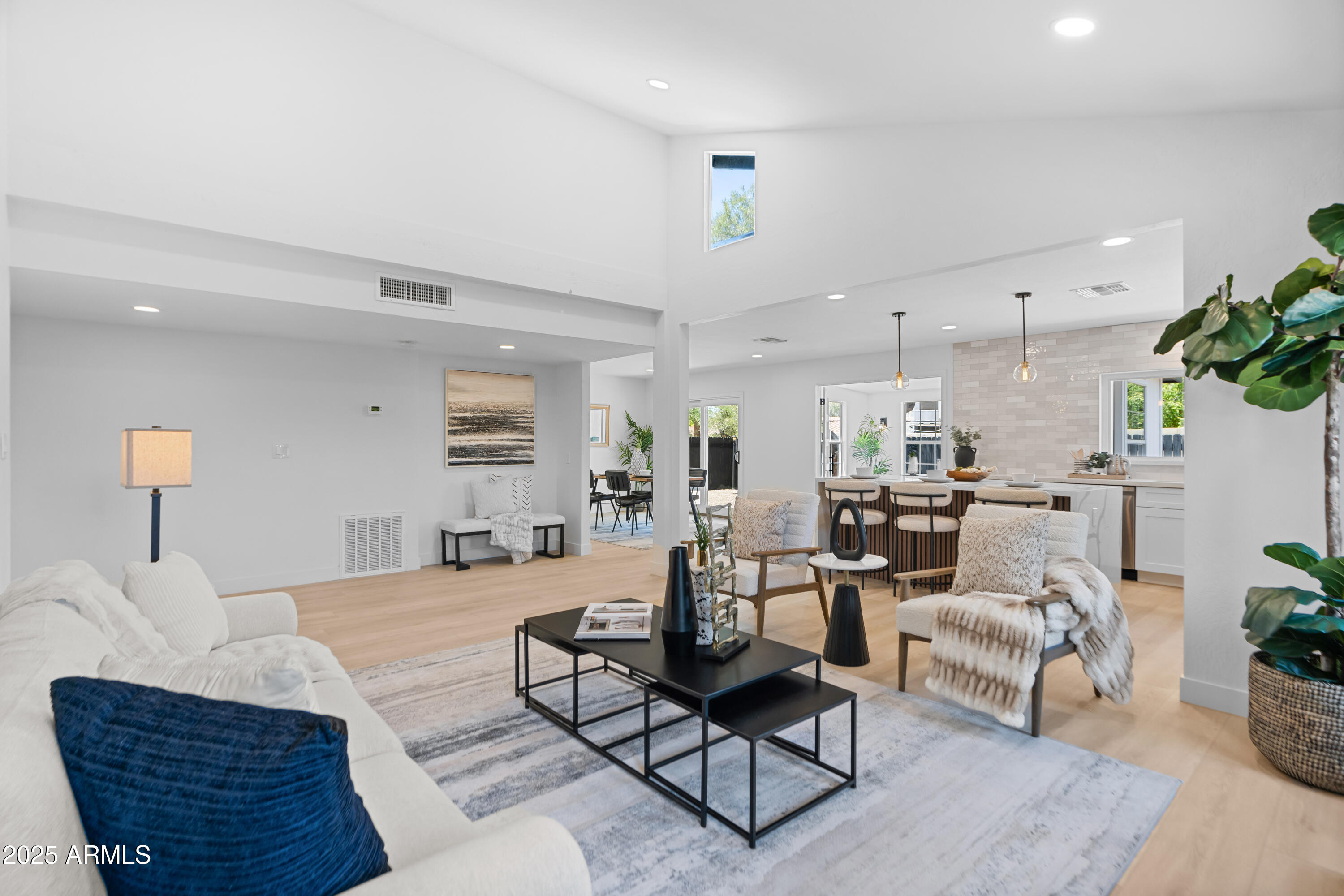 5532 E VIRGINIA Avenue