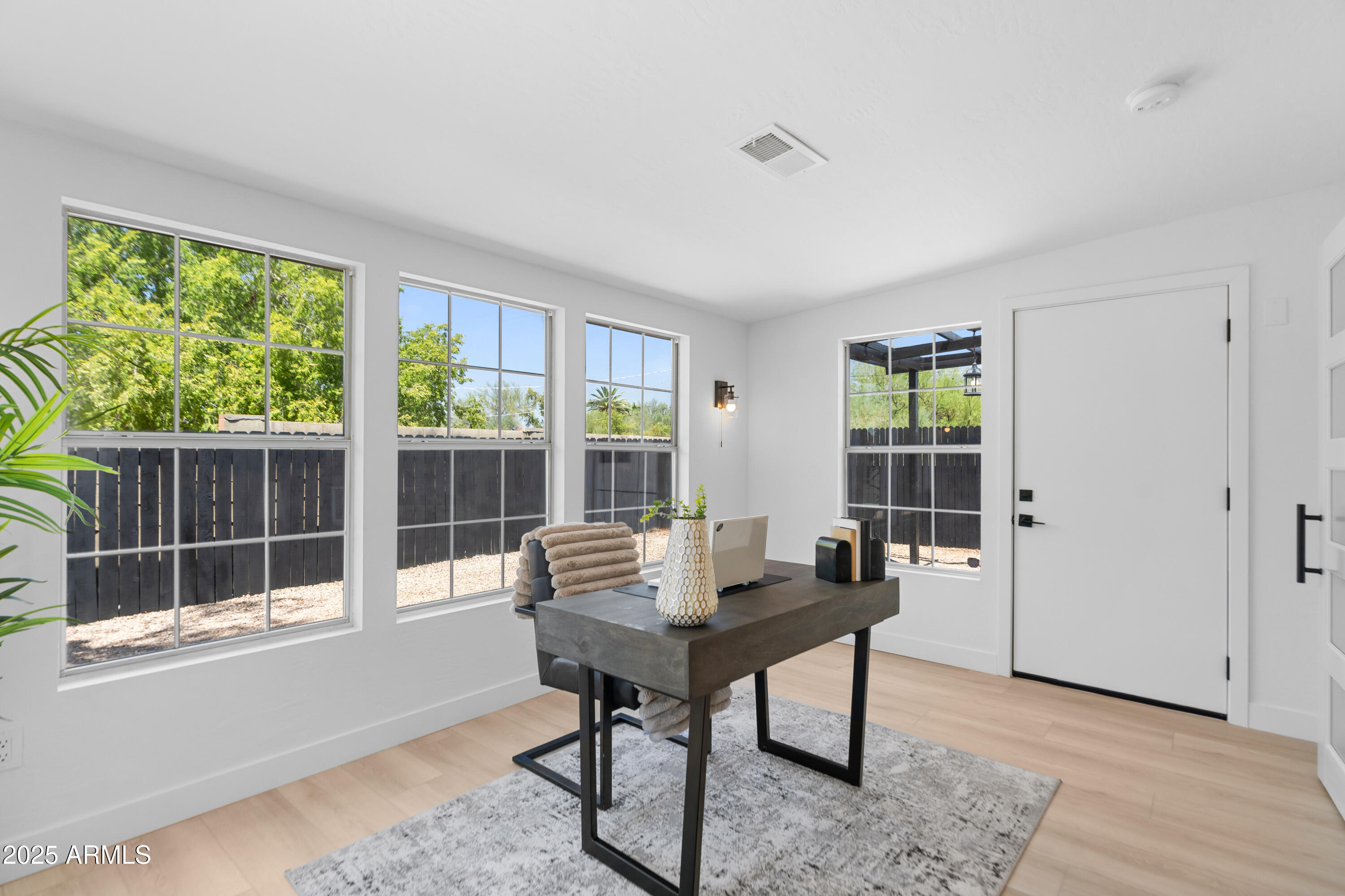 5532 E VIRGINIA Avenue