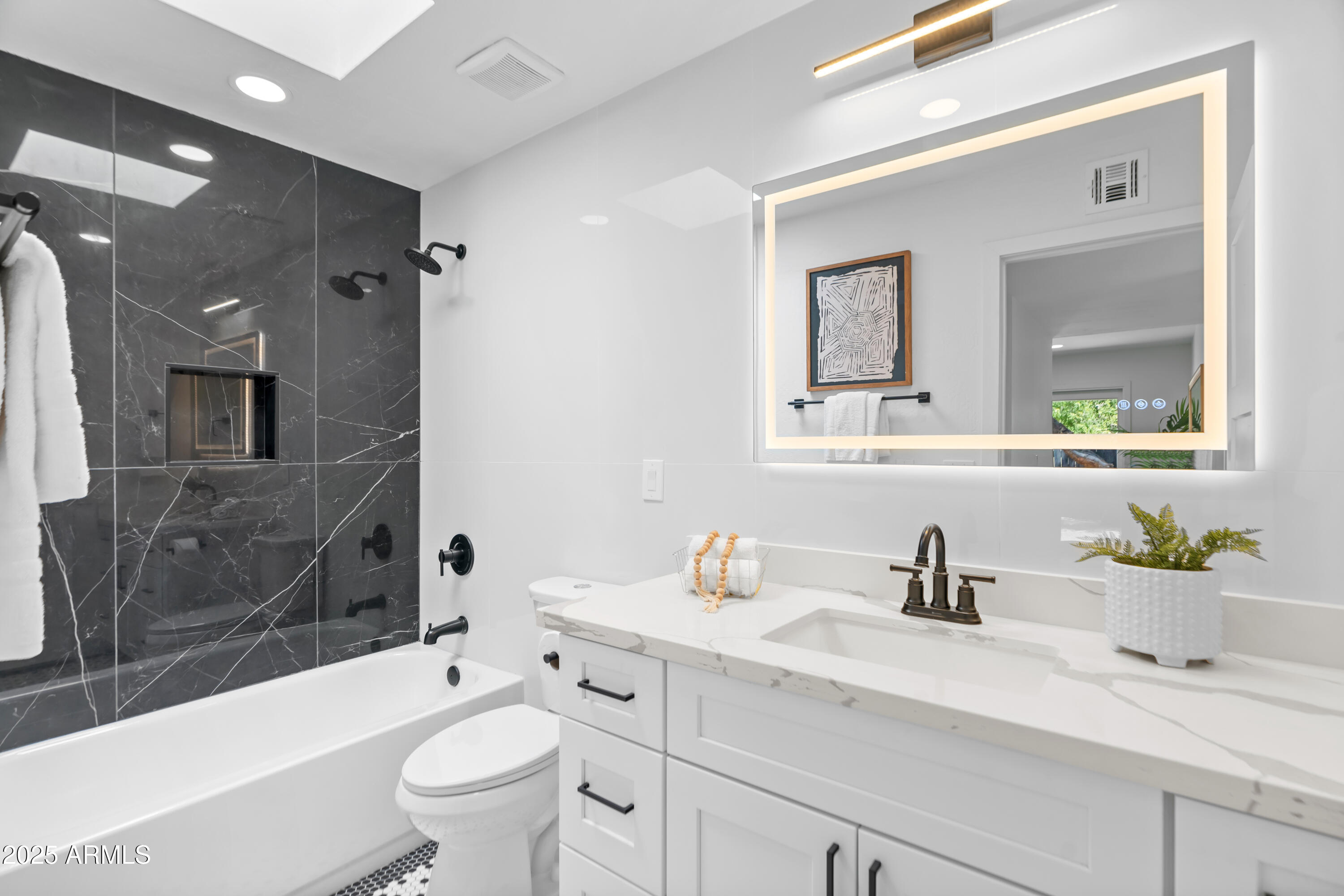 5532 E VIRGINIA Avenue