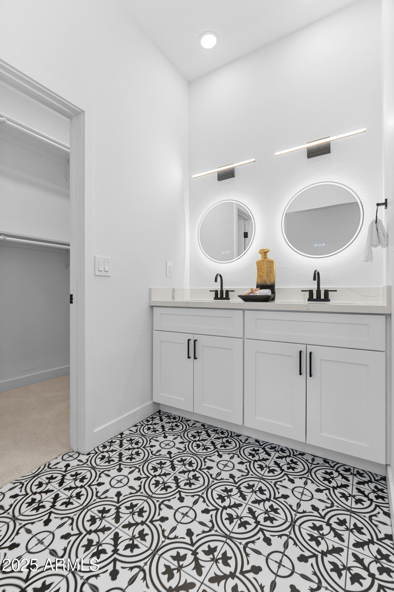 5532 E VIRGINIA Avenue