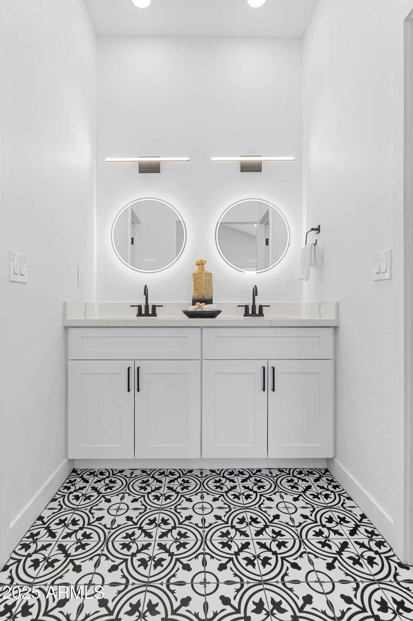 5532 E VIRGINIA Avenue