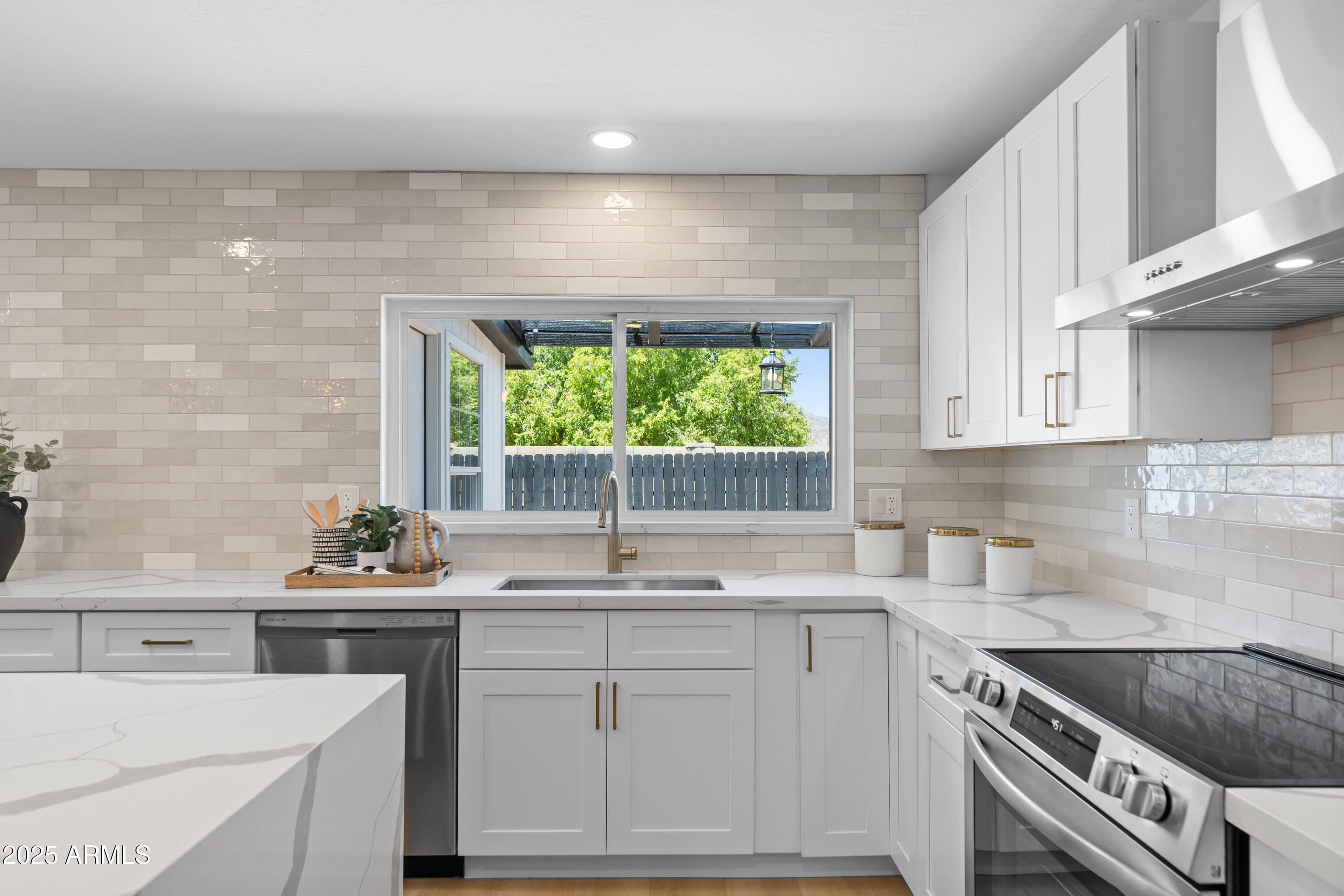 5532 E VIRGINIA Avenue