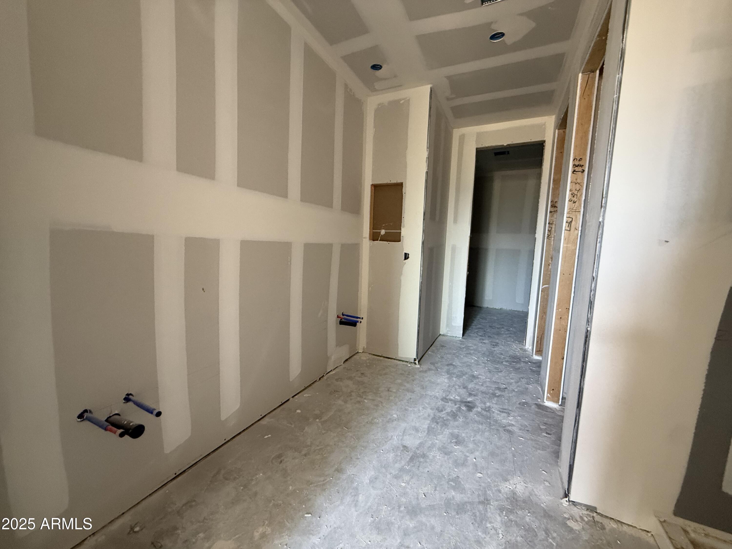 9519 W PARKWAY Drive