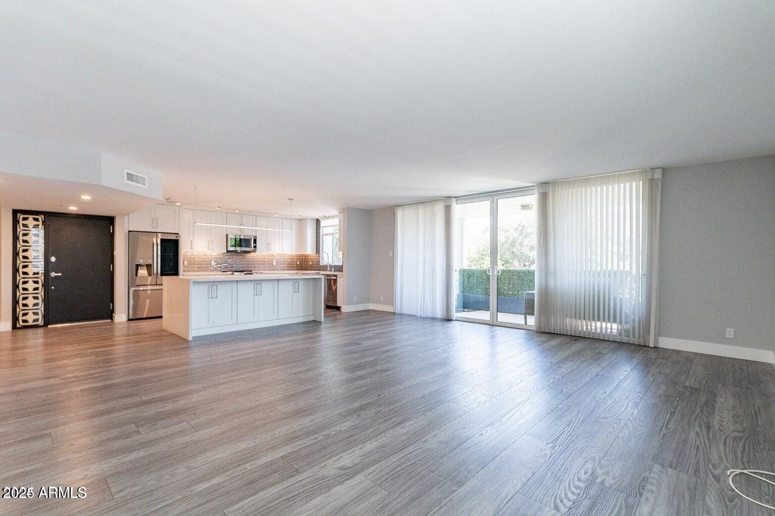 6502 N Central Avenue, A103