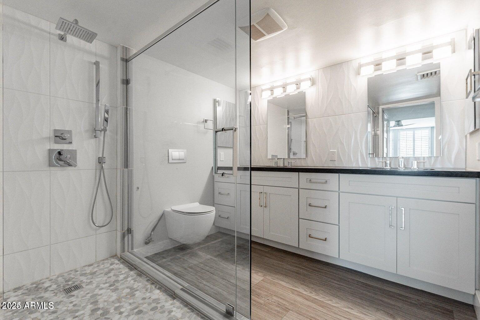 6502 N Central Avenue, A103