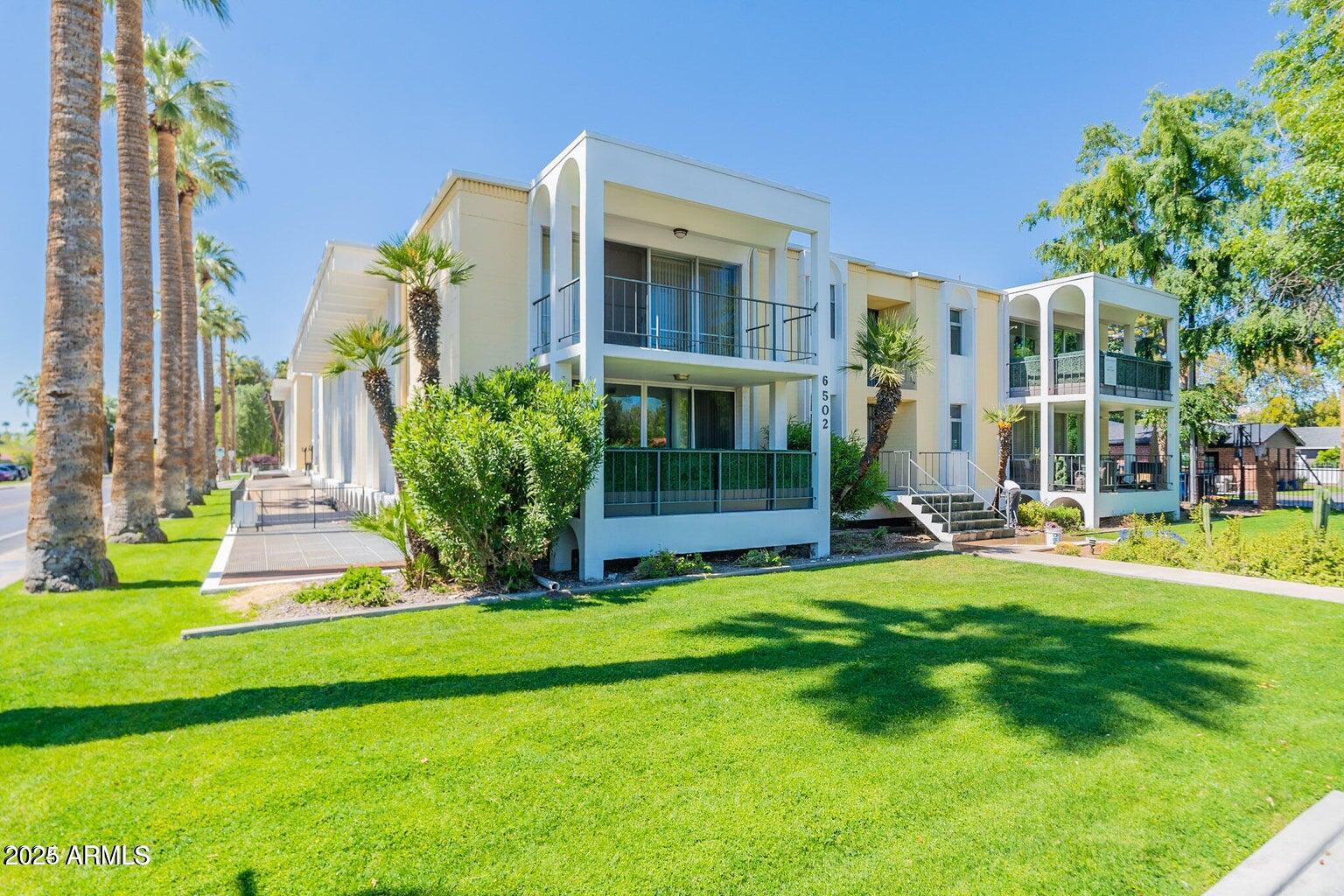 6502 N Central Avenue, A103