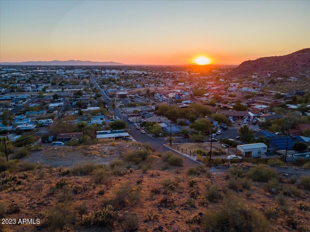 1265 W DESERT COVE Avenue, -