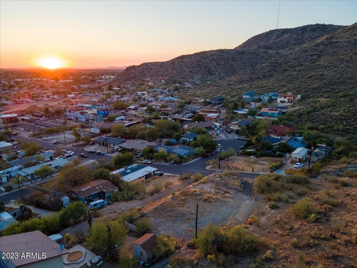 1265 W DESERT COVE Avenue, -