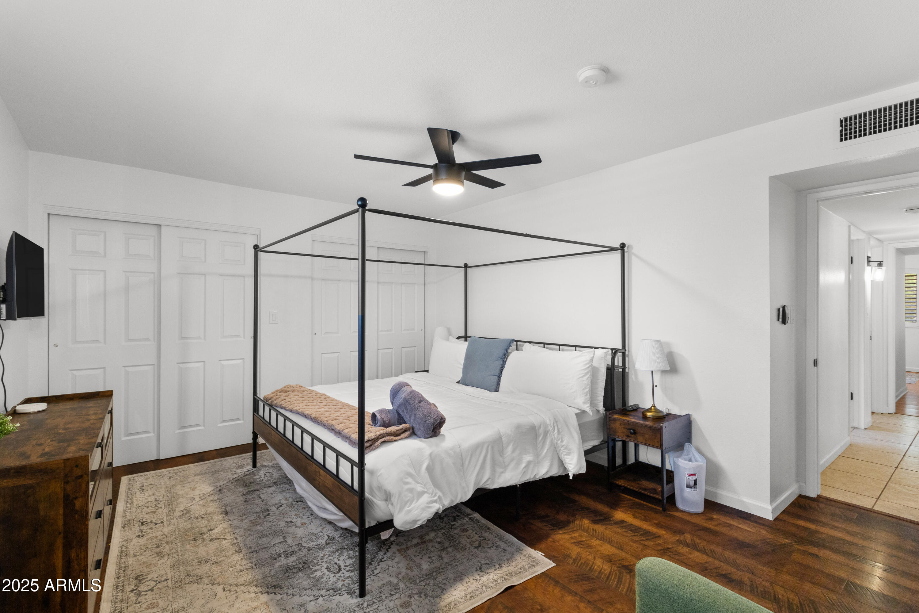 2122 E Palmcroft Drive