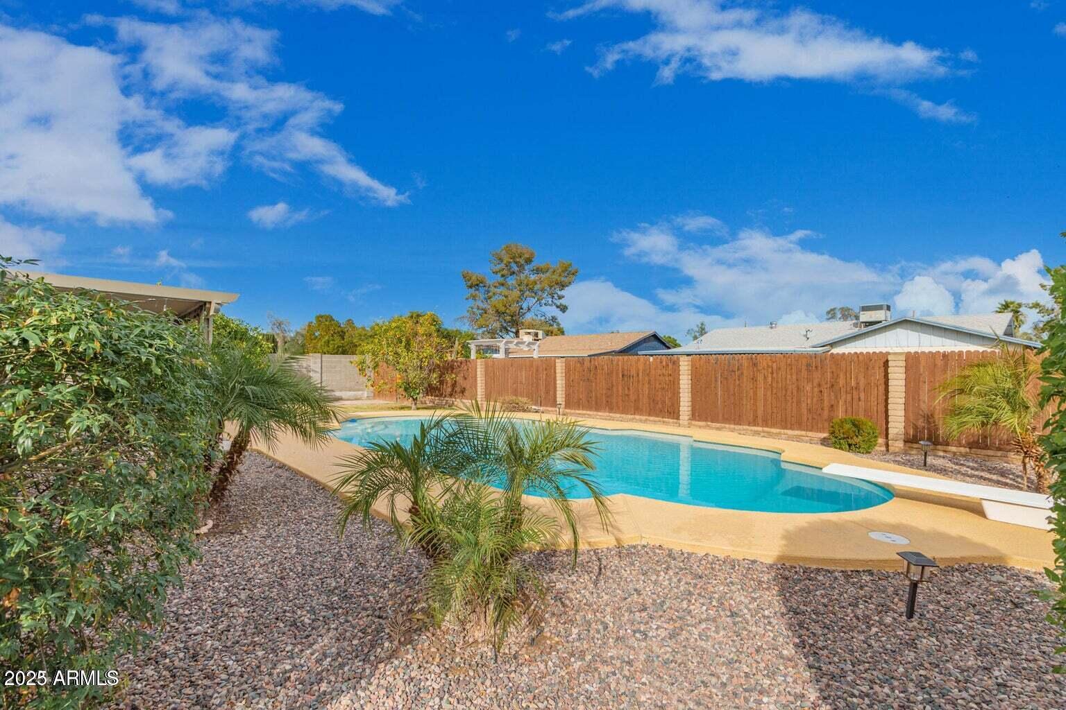 2122 E Palmcroft Drive