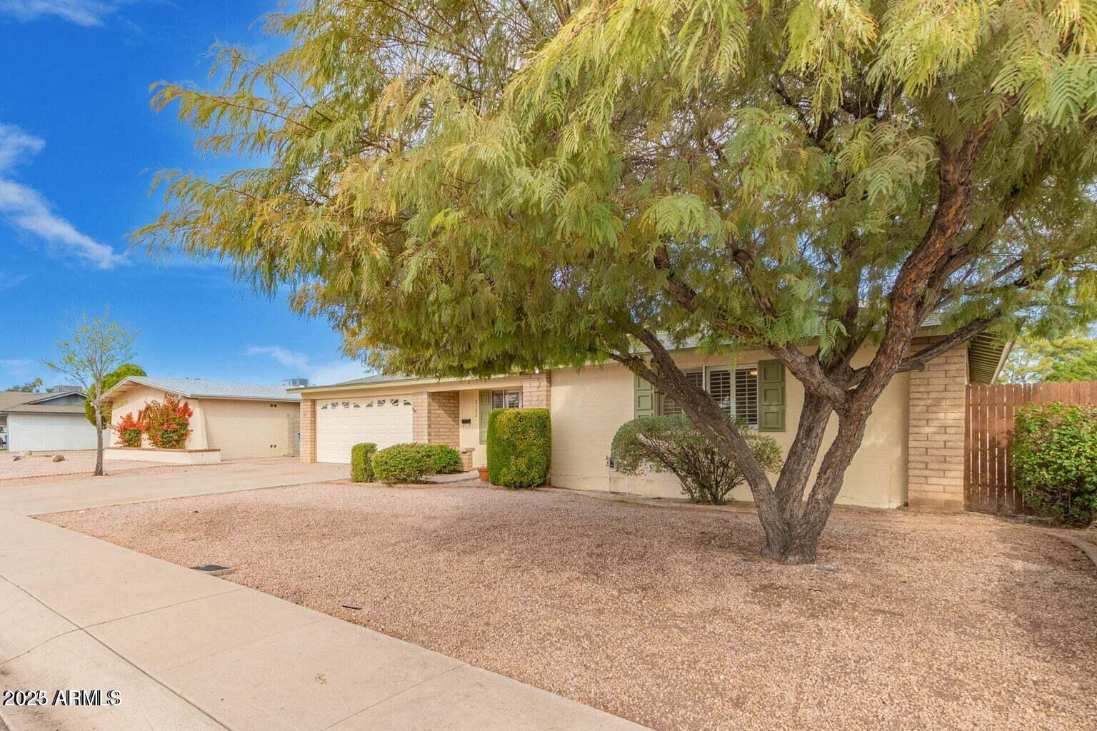 2122 E Palmcroft Drive