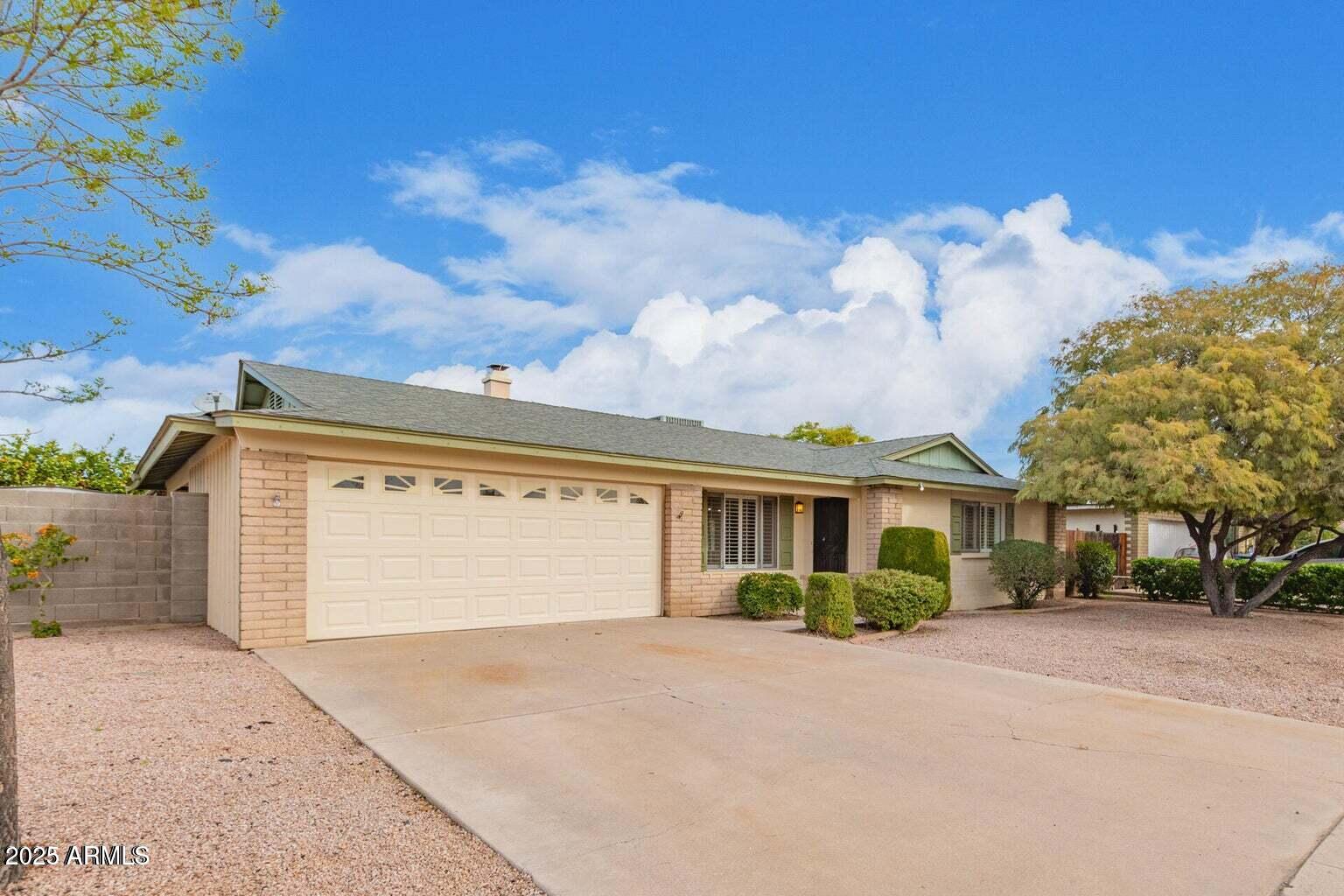 2122 E Palmcroft Drive