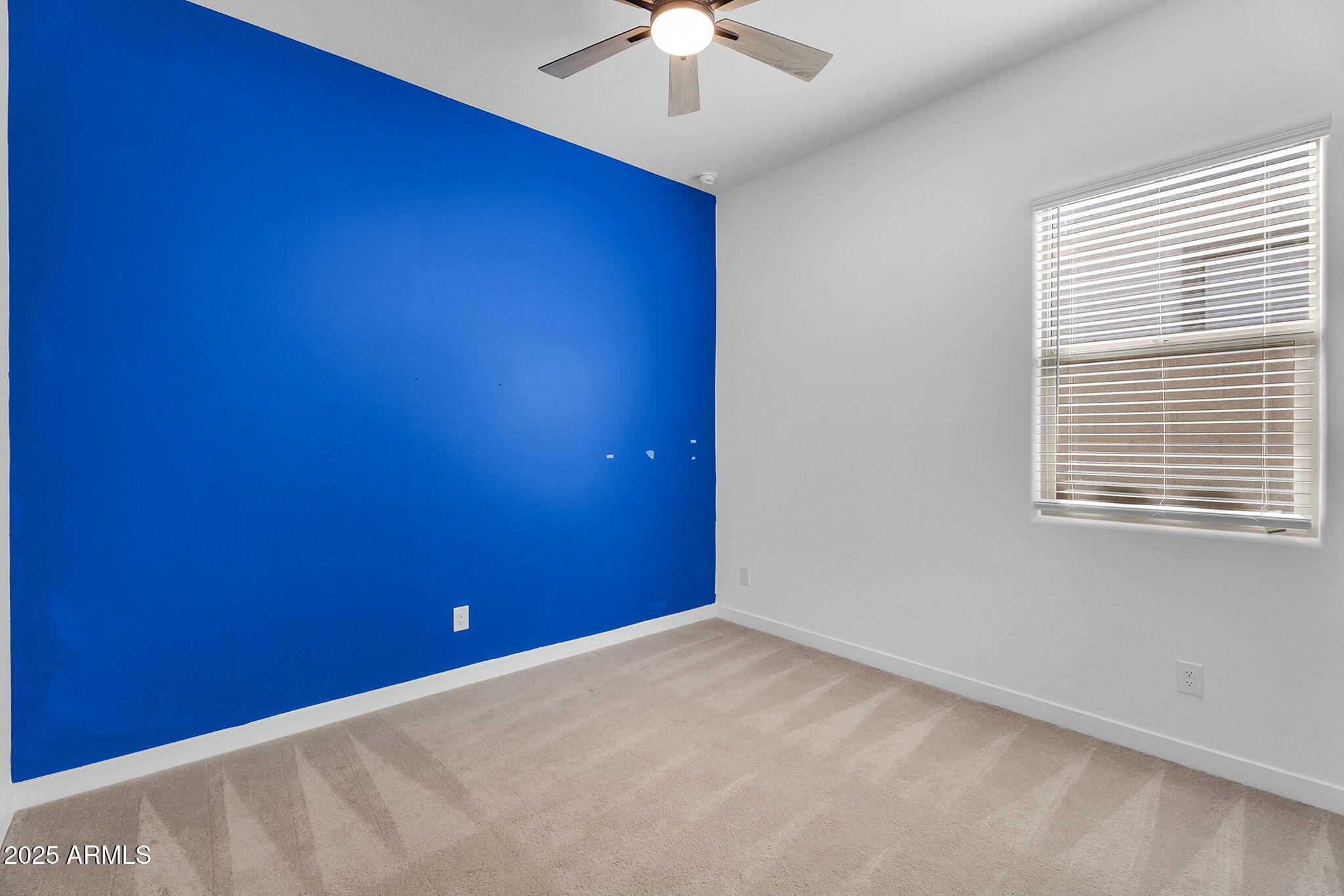 19027 W SIERRA Street