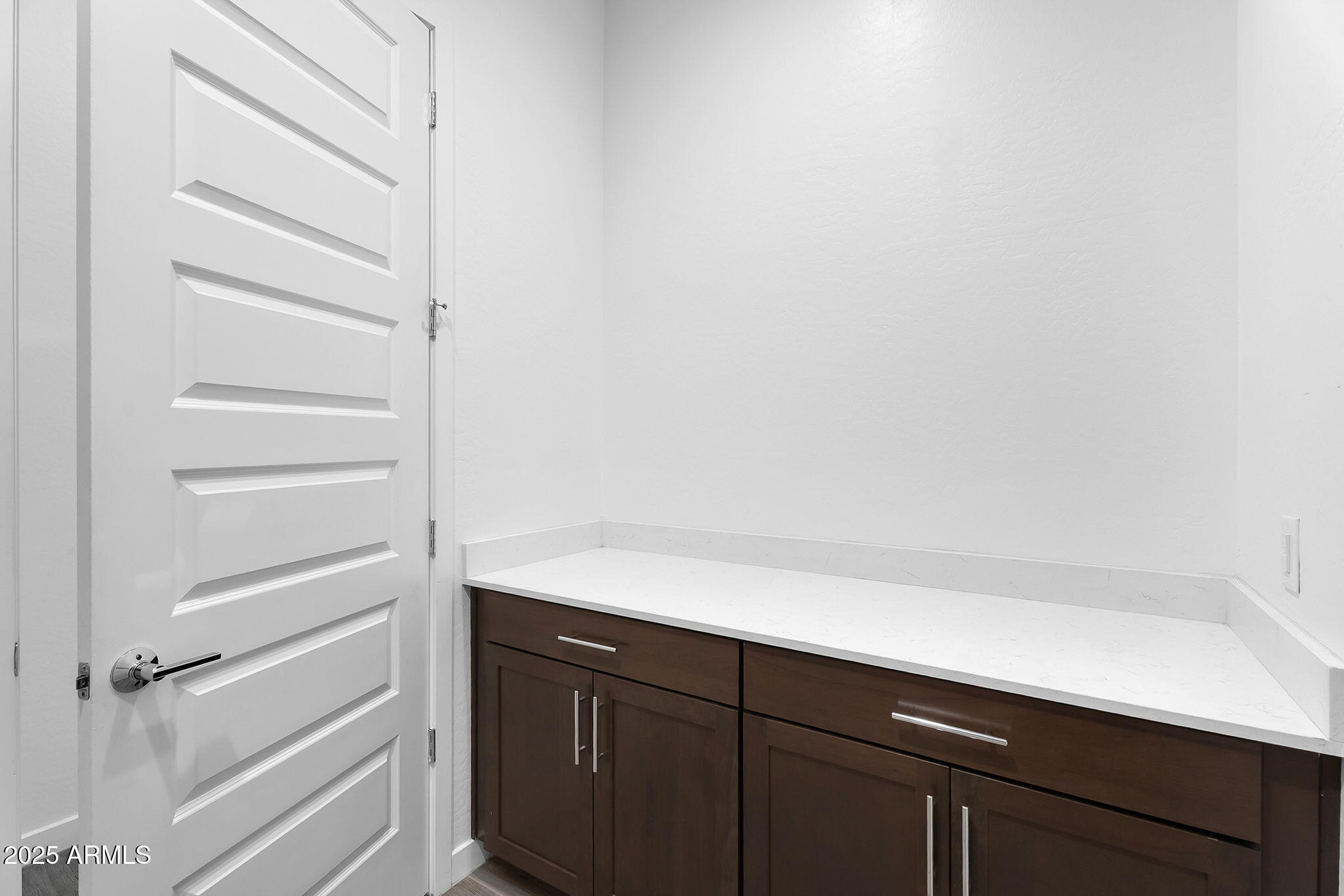 19027 W SIERRA Street