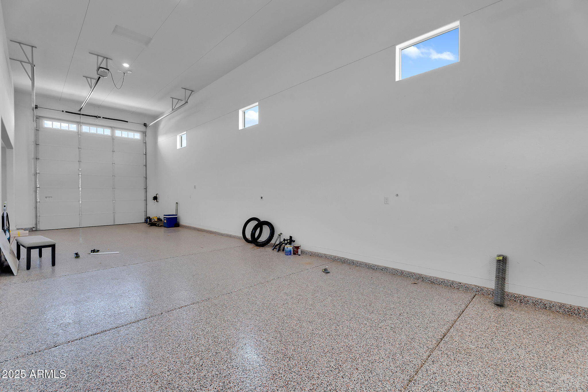 19027 W SIERRA Street