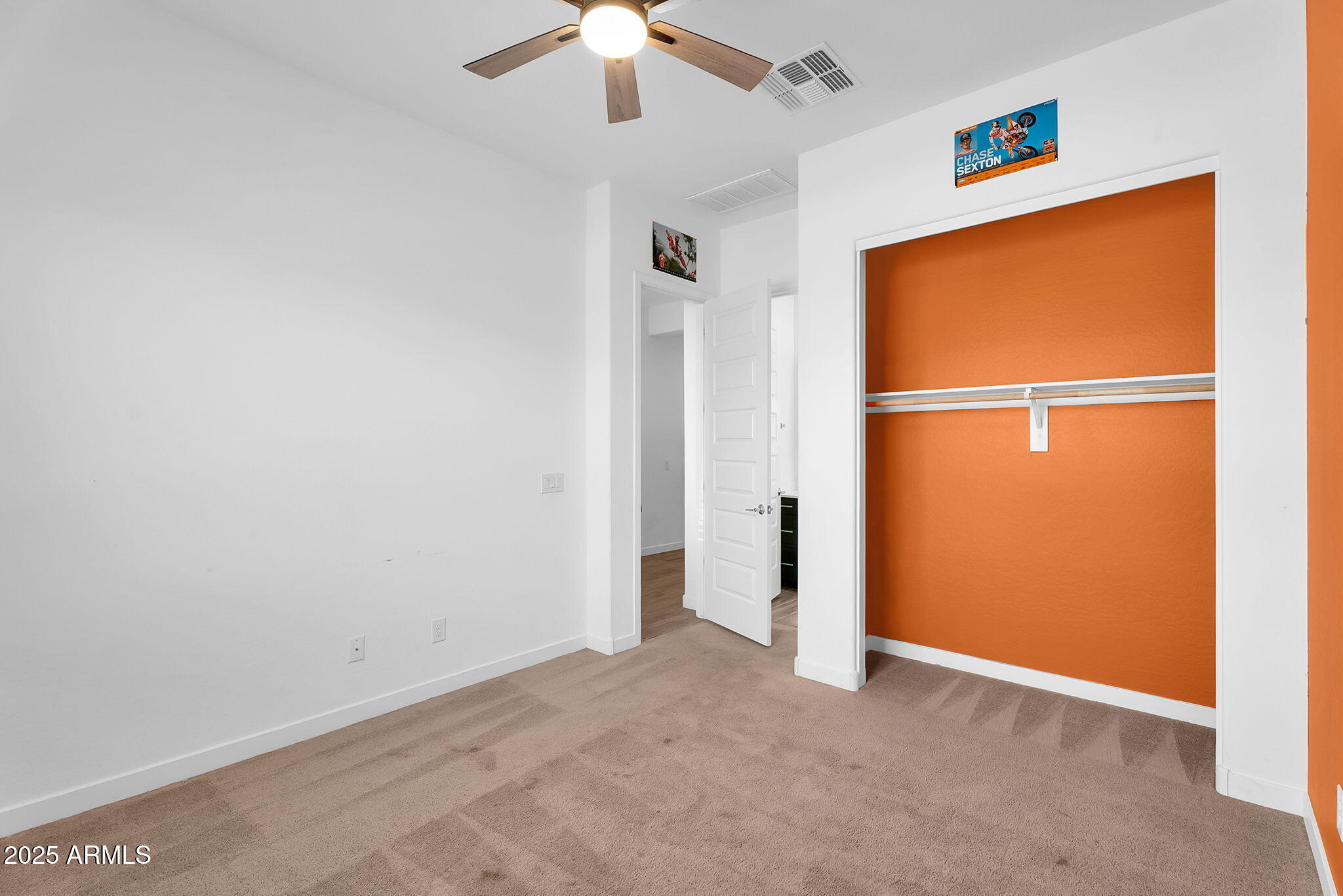 19027 W SIERRA Street