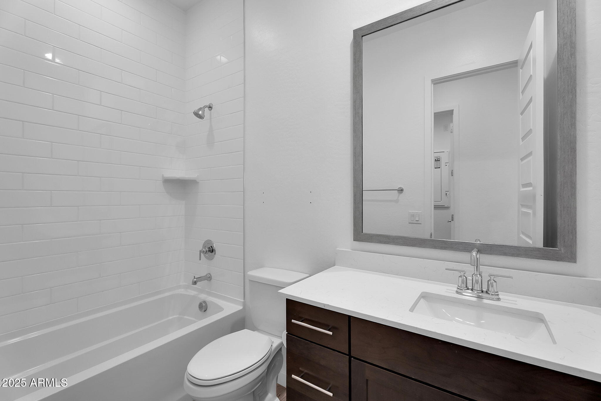 19027 W SIERRA Street