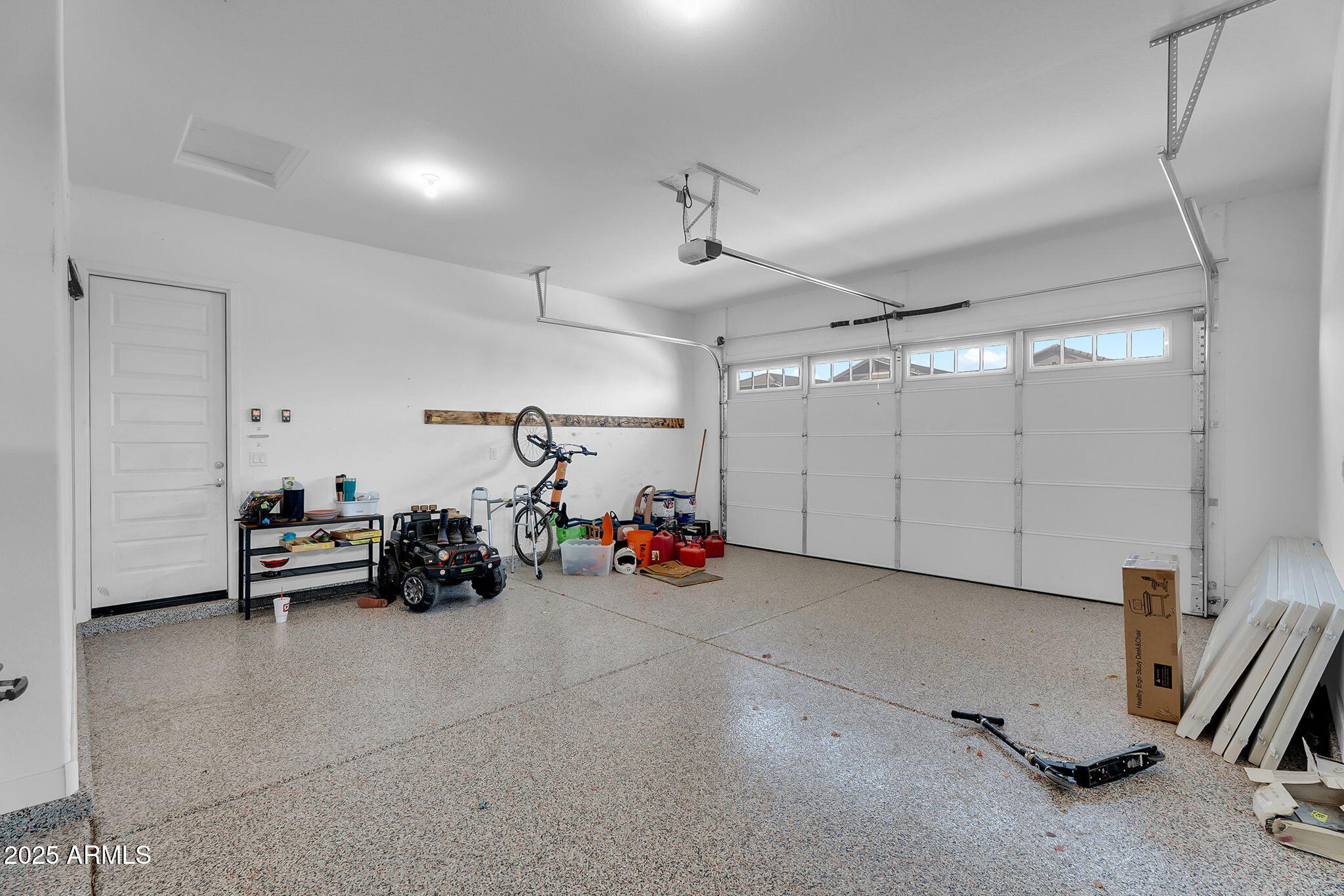 19027 W SIERRA Street