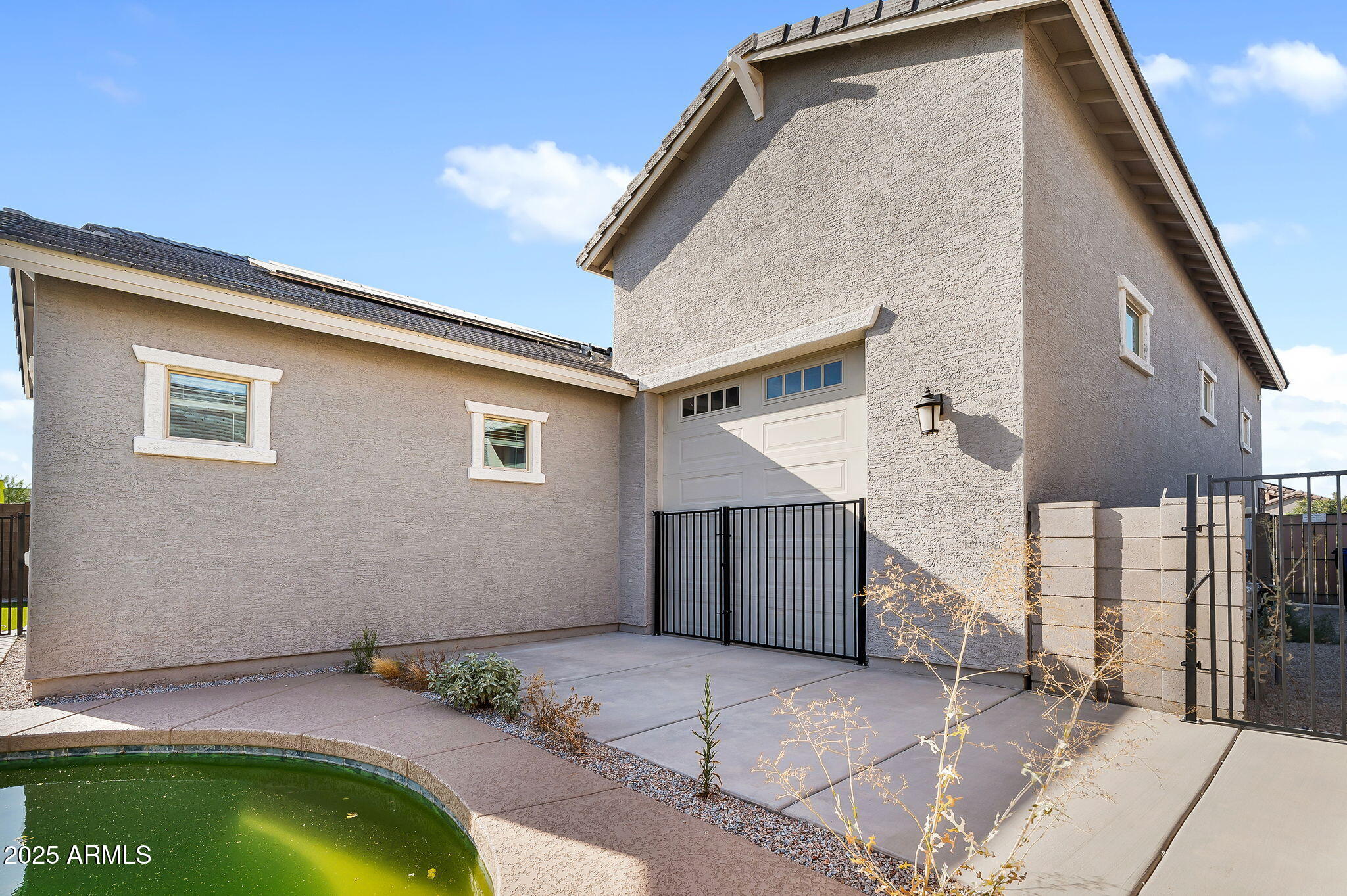 19027 W SIERRA Street