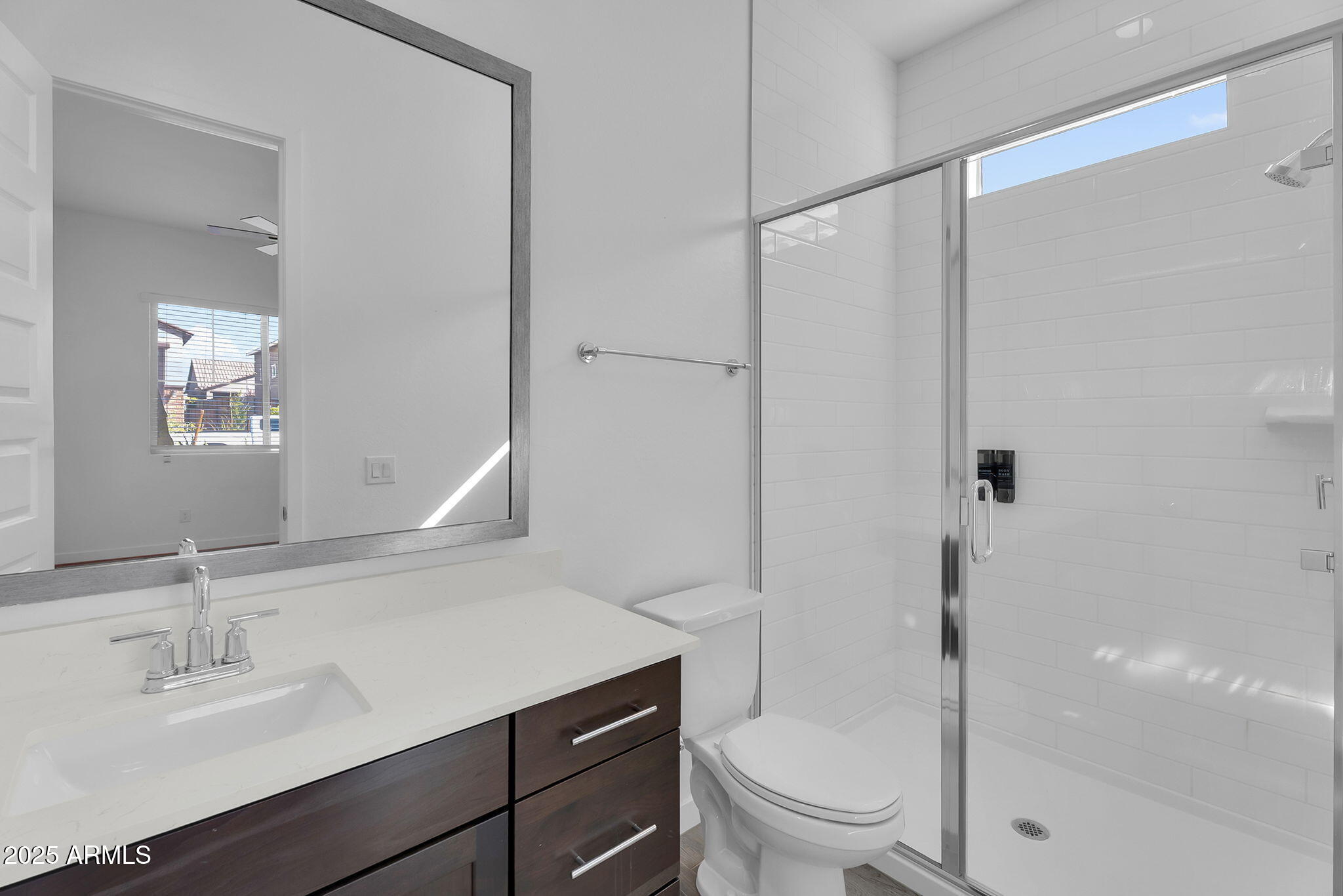 19027 W SIERRA Street