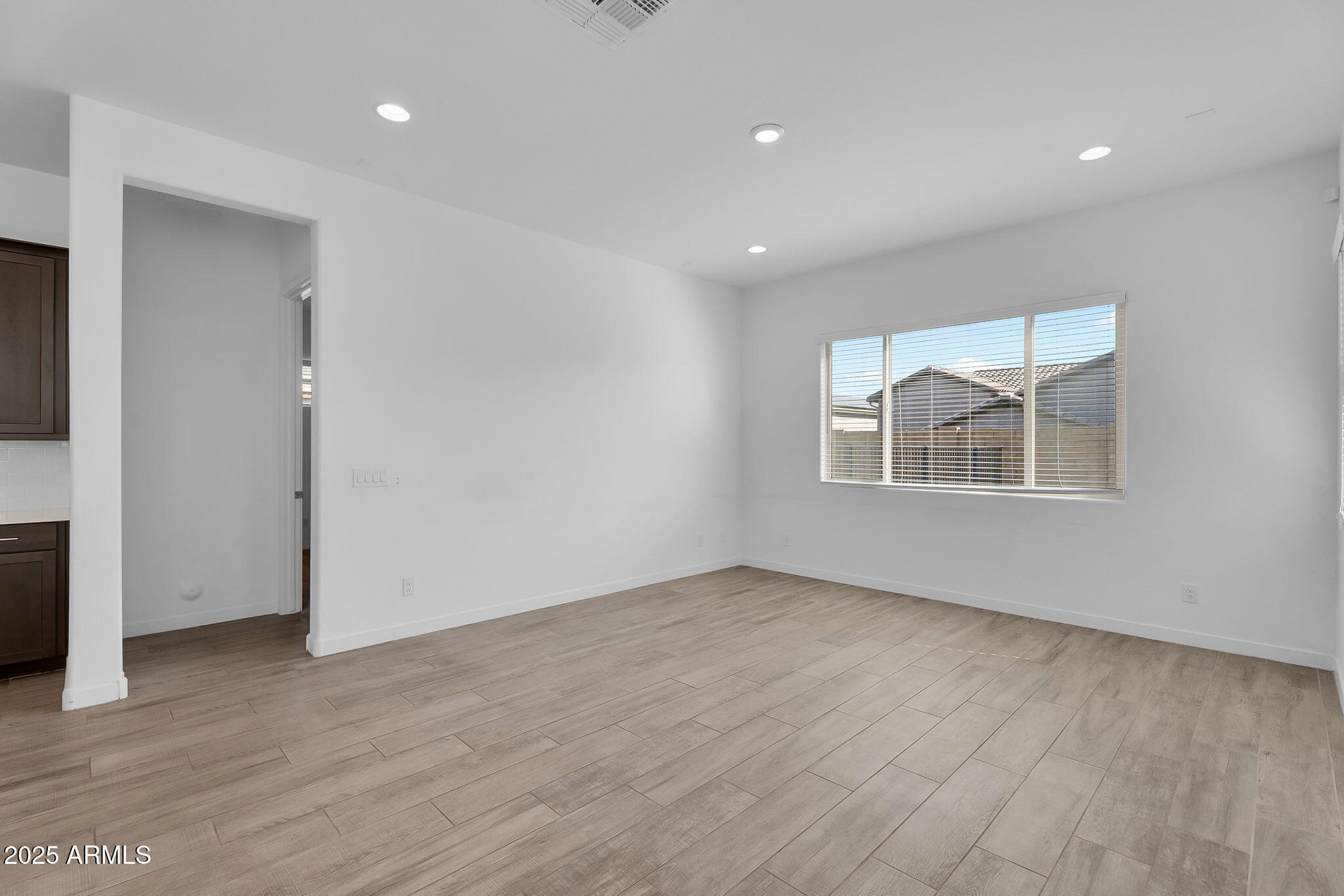 19027 W SIERRA Street