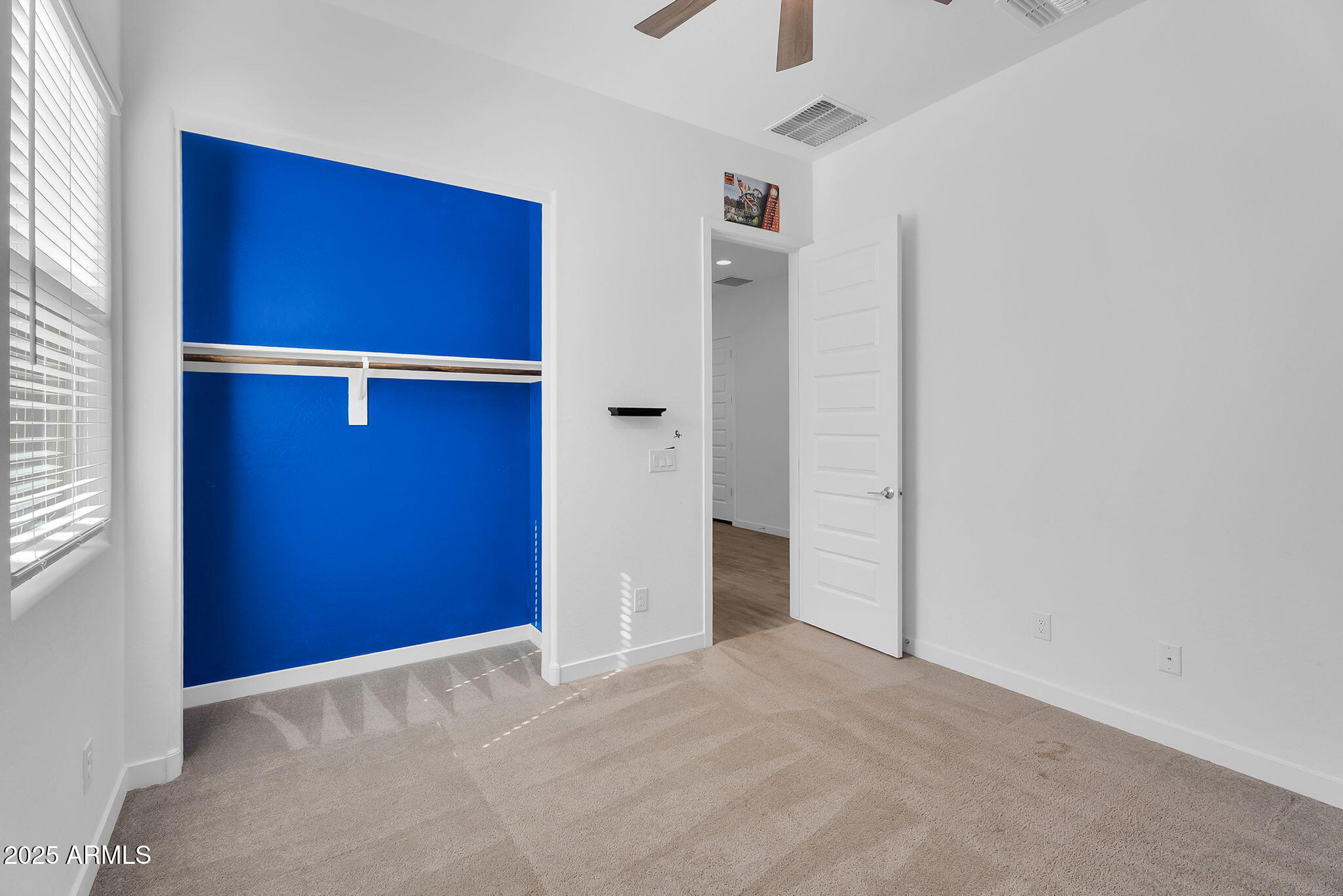 19027 W SIERRA Street