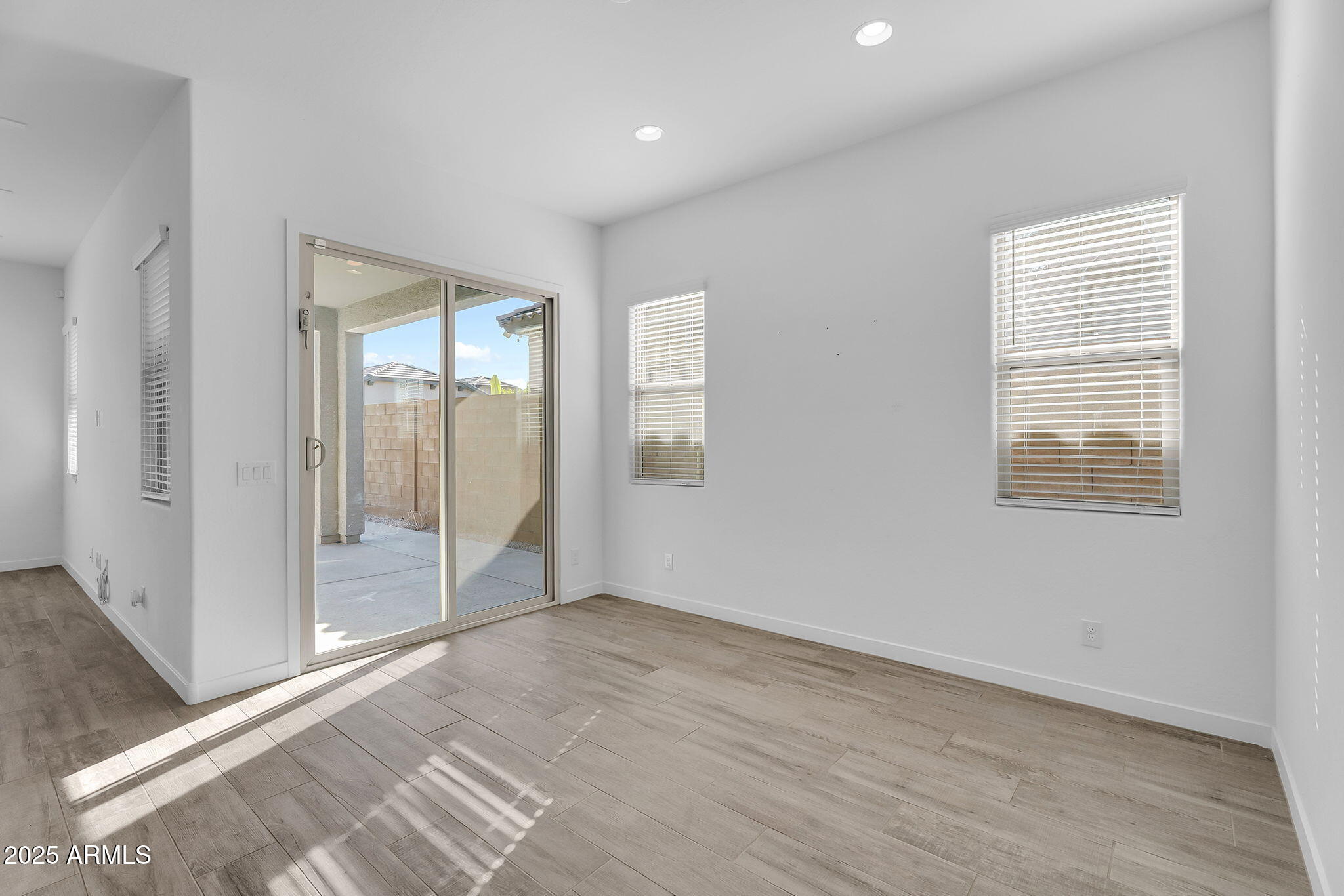 19027 W SIERRA Street