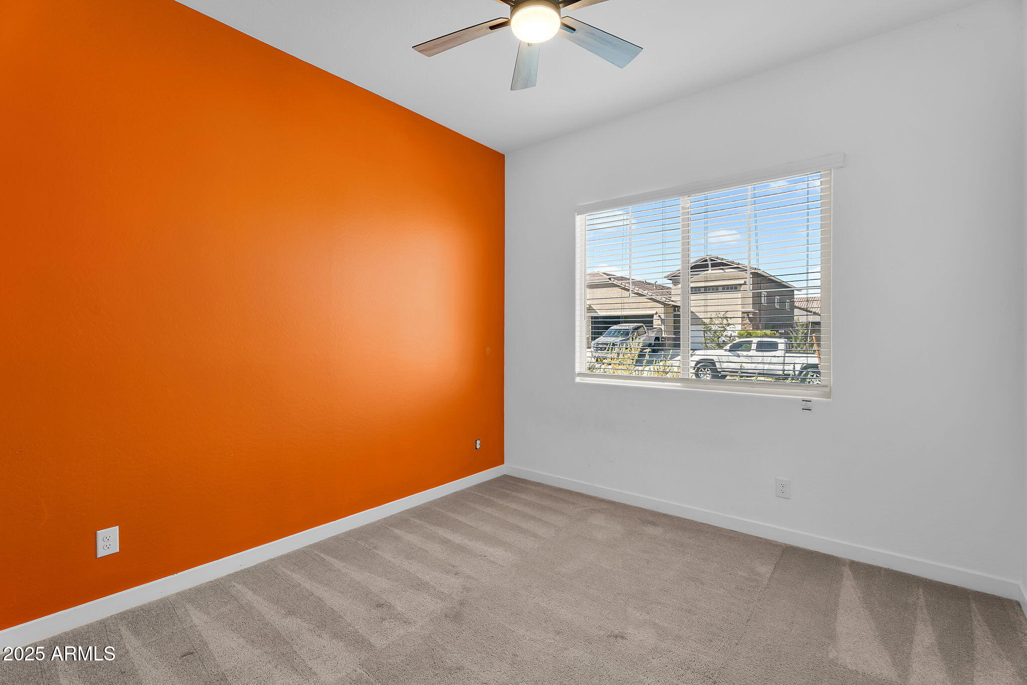 19027 W SIERRA Street