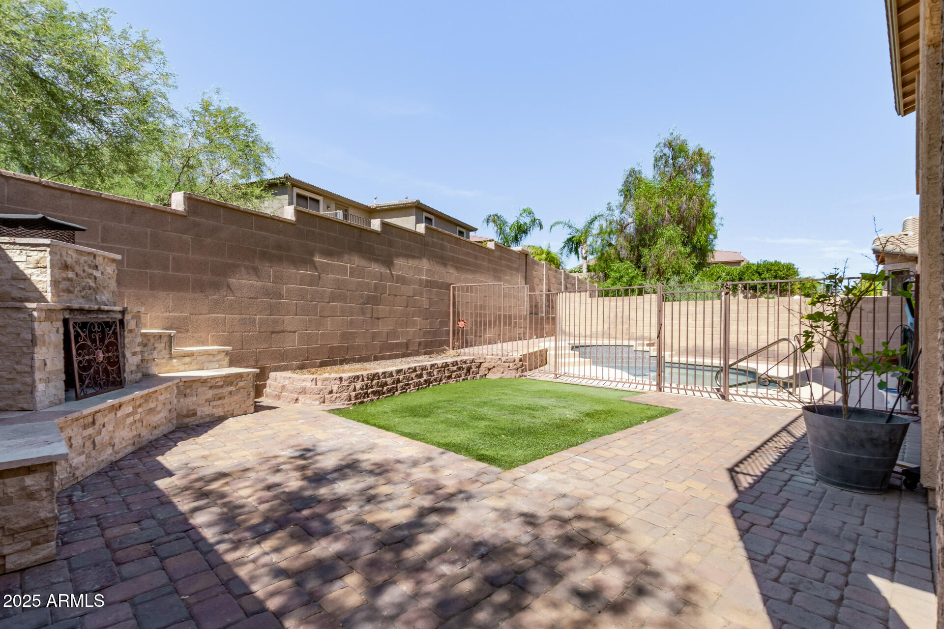 2642 W FLORENTINE Road