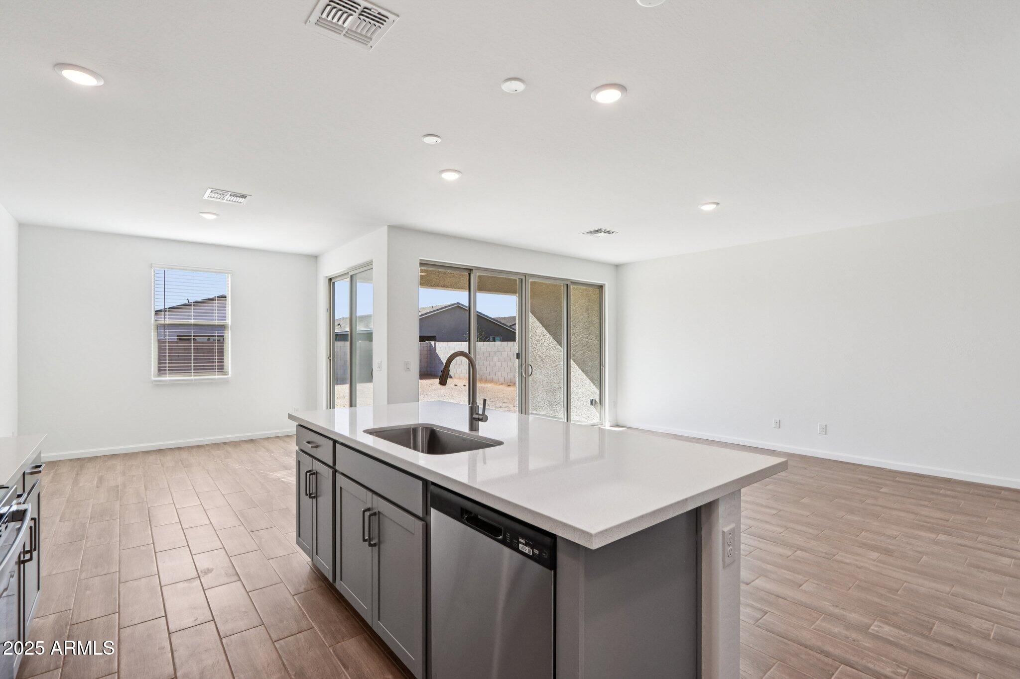 15735 W CAMDEN Avenue