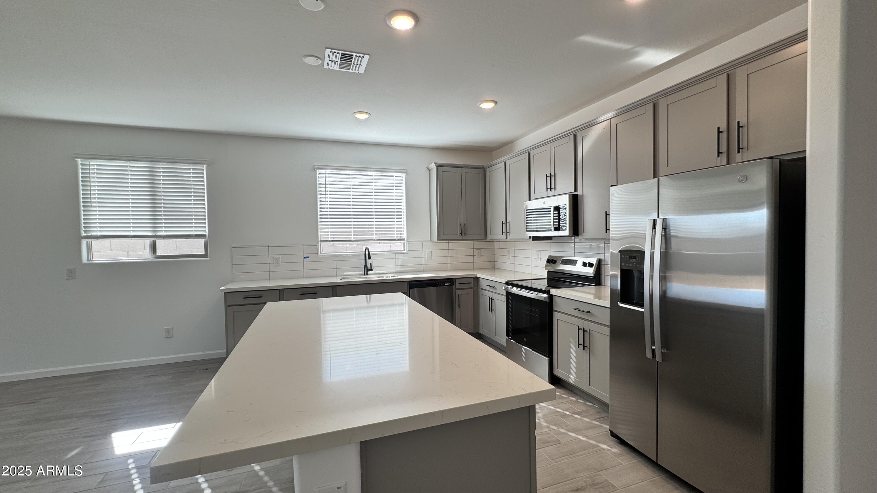 15751 W CAMDEN Avenue